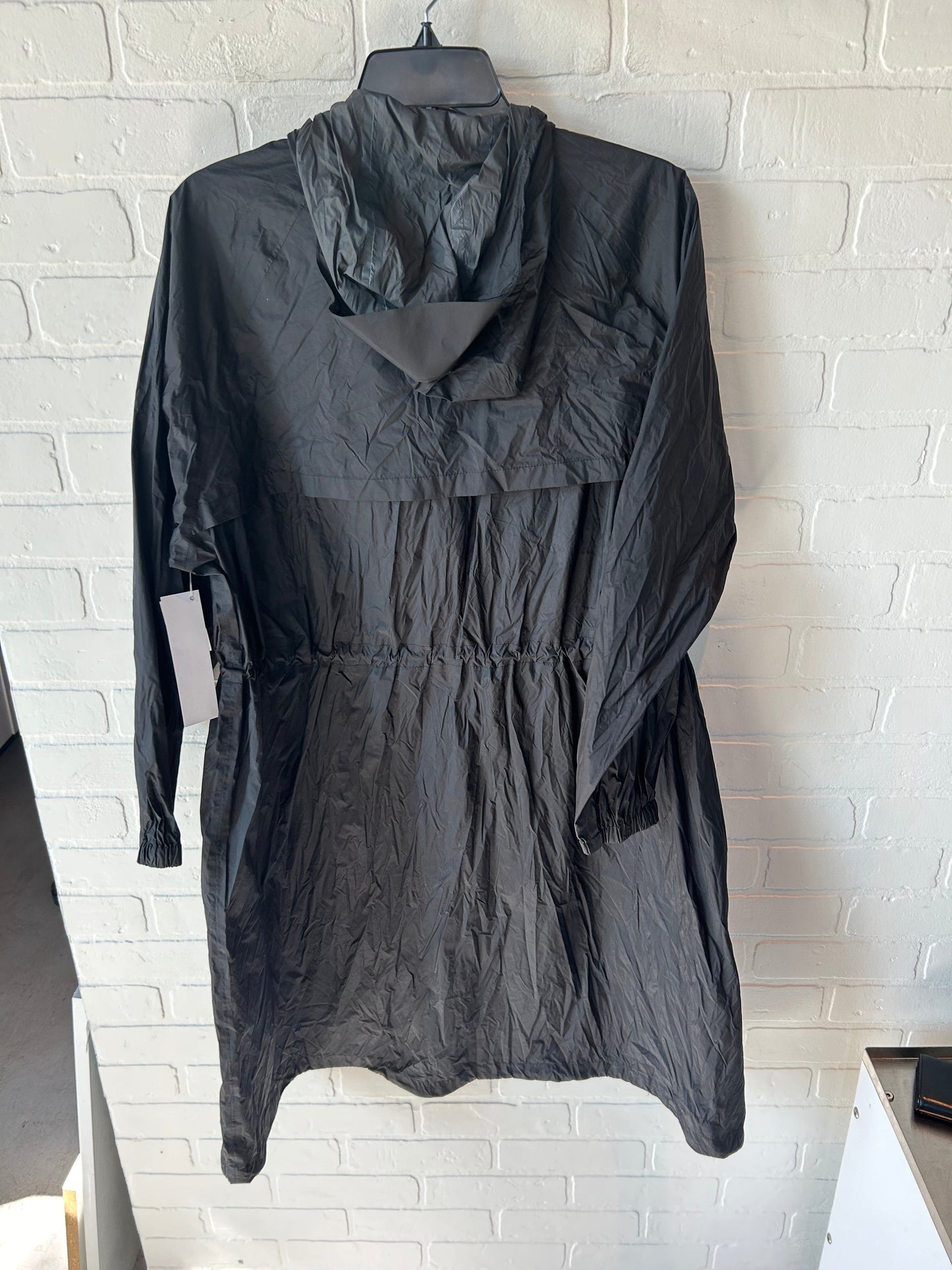 Coat Raincoat By Uniqlo In Black, Size: M