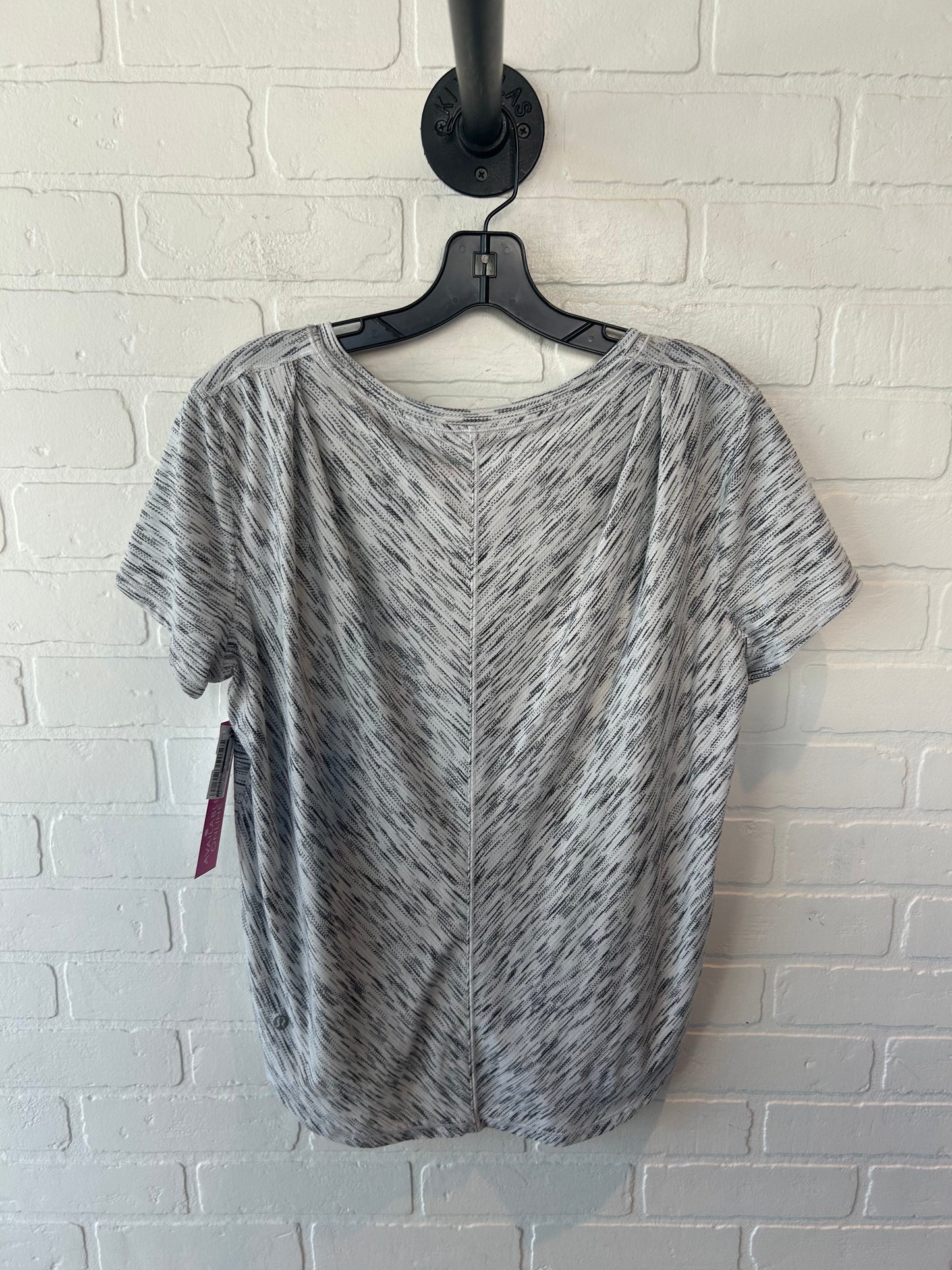 Athletic Top Short Sleeve By Lululemon In Grey & White, Size: M