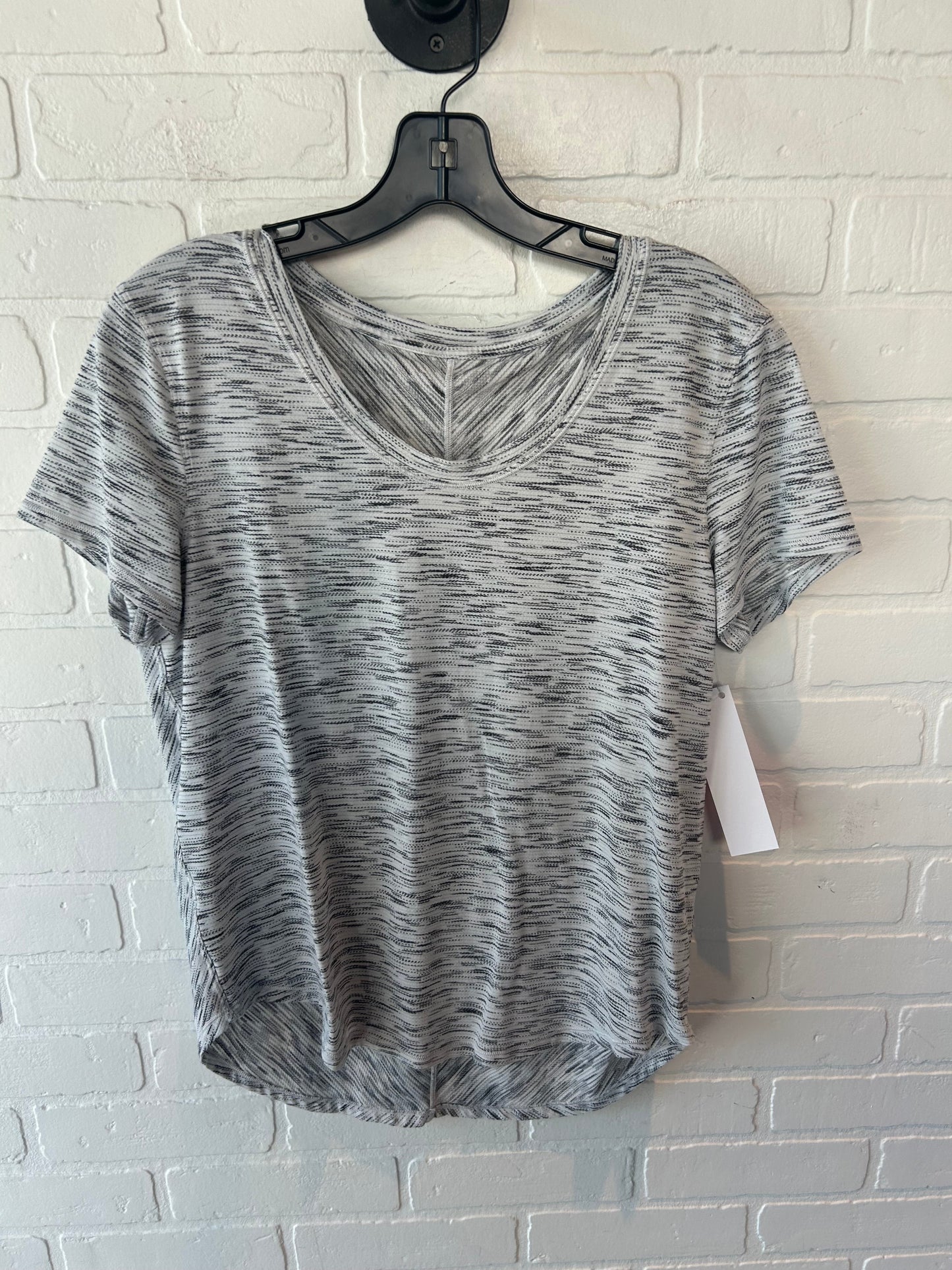 Athletic Top Short Sleeve By Lululemon In Grey & White, Size: M