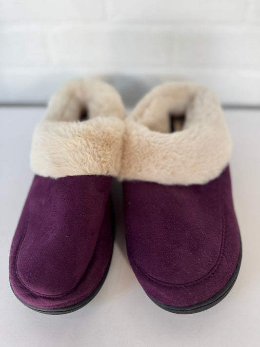 Slippers By Clothes Mentor In Purple, Size: 9