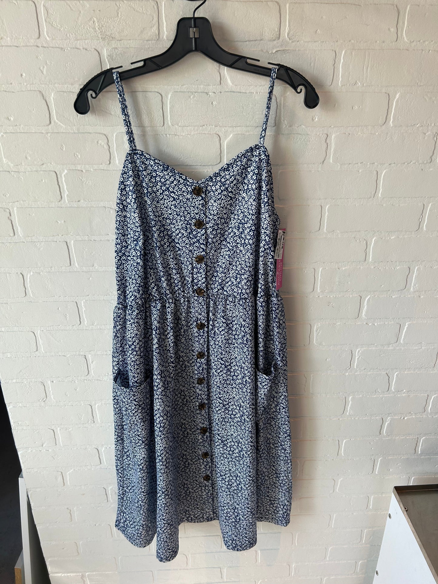 Dress Casual Short By Clothes Mentor In Blue & White, Size: 1x