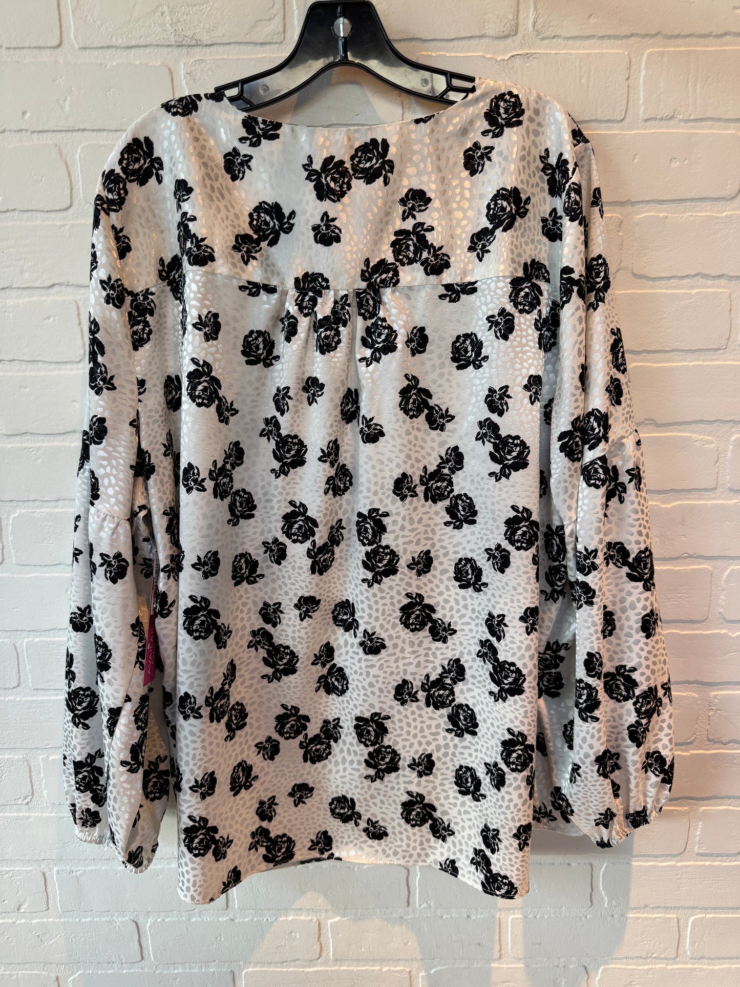 Top Long Sleeve By Lane Bryant In Black & White, Size: 2x