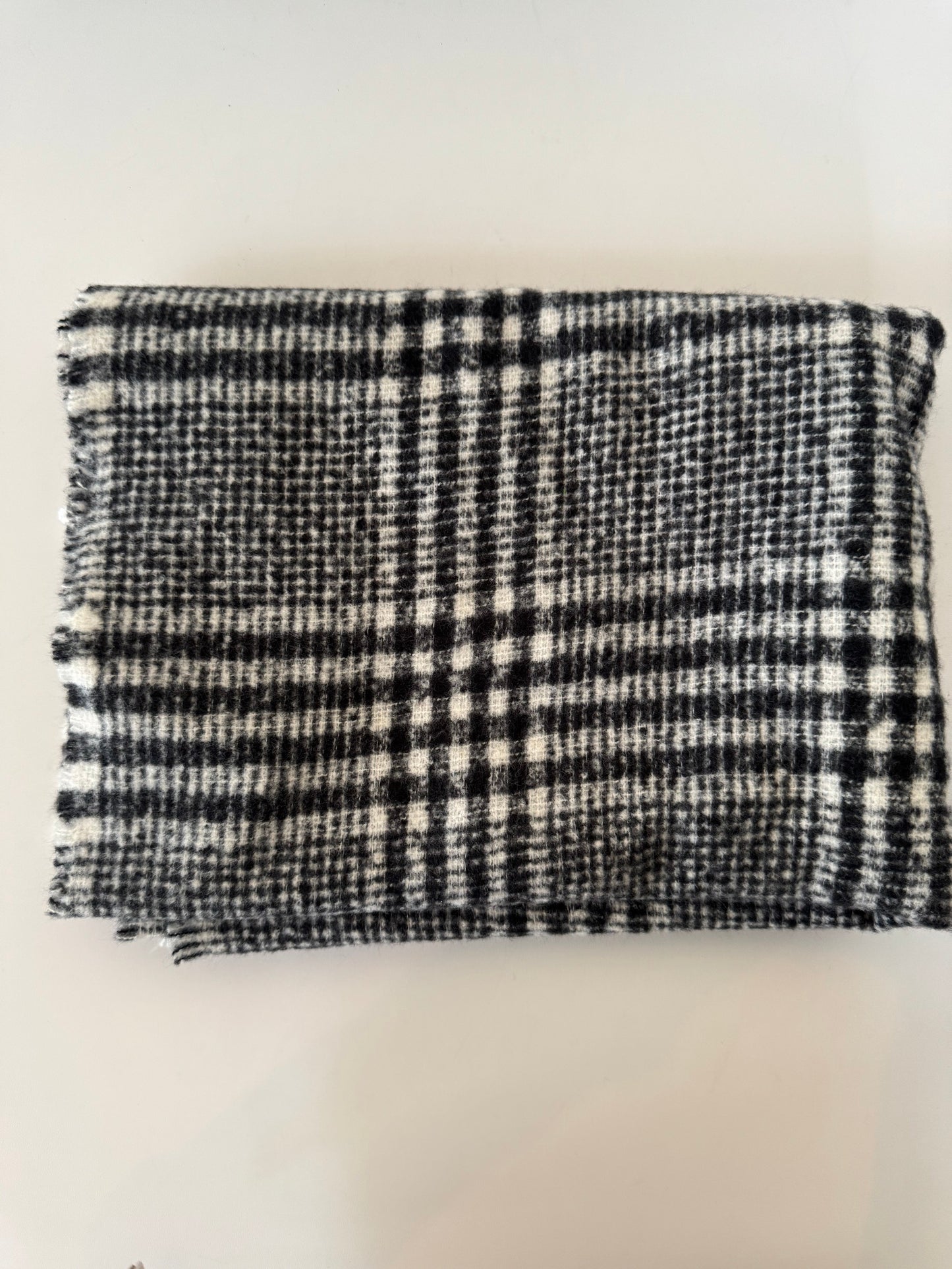 Scarf Winter By Old Navy In Black & White