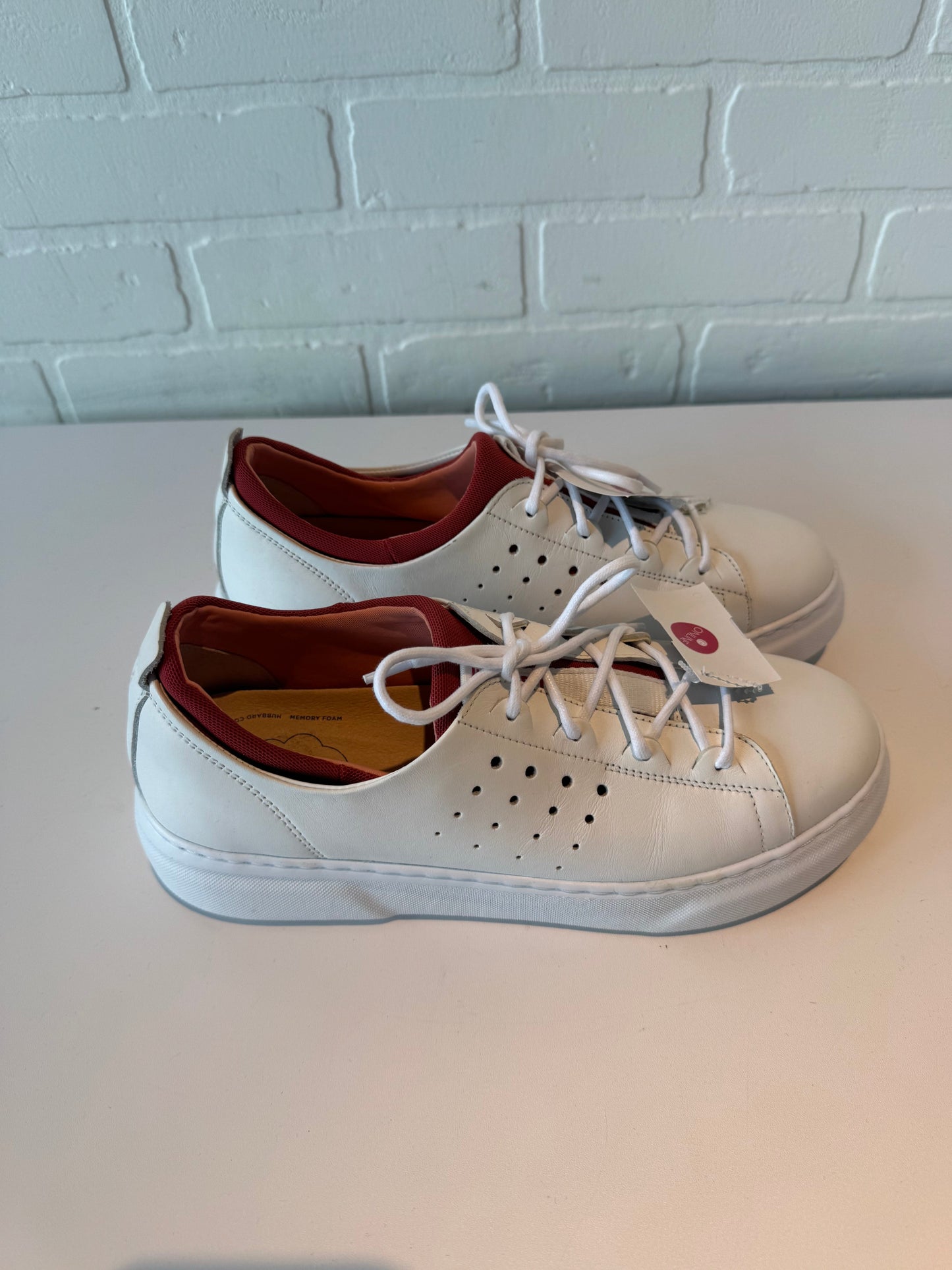 Shoes Sneakers By Cma In White, Size: 9.5