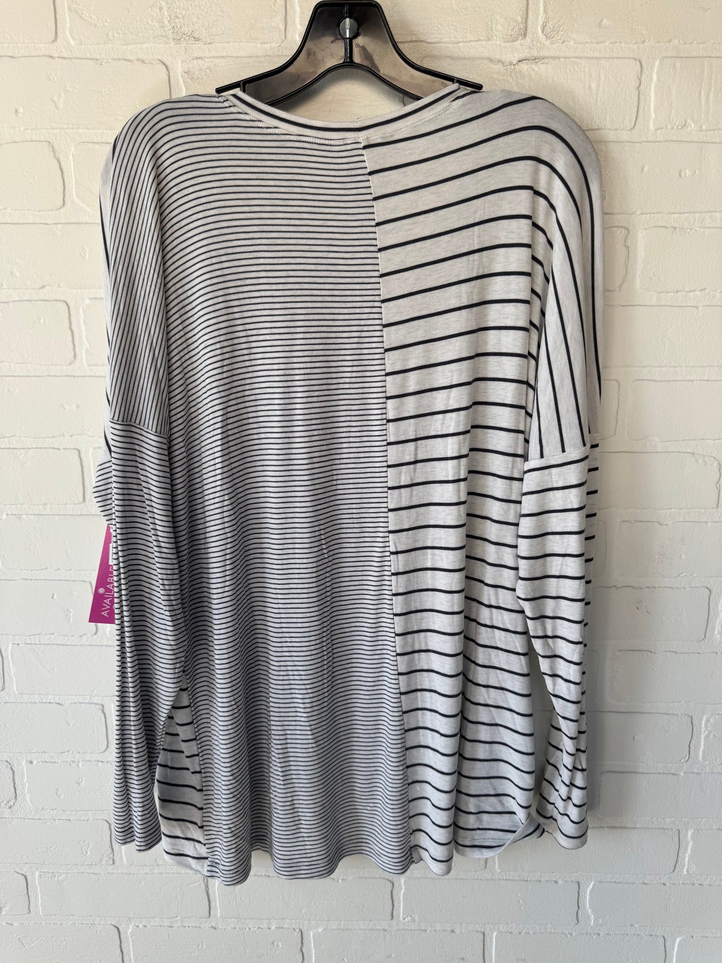 Top Long Sleeve By Cabi In Grey & White, Size: S