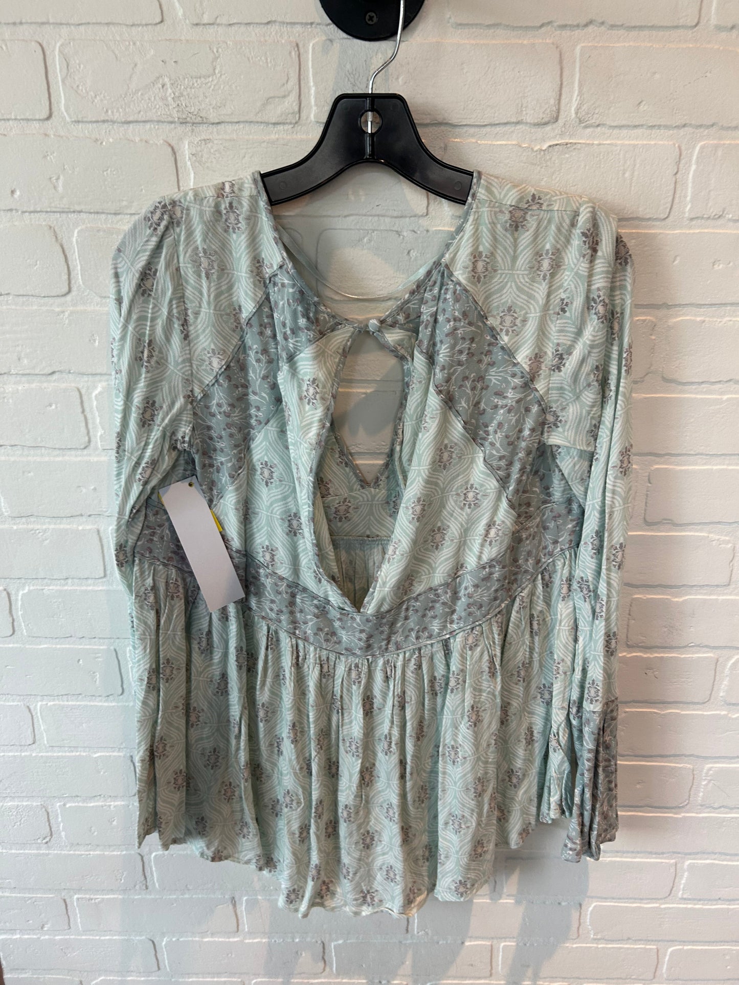 Top Long Sleeve By Free People In Green, Size: Xs