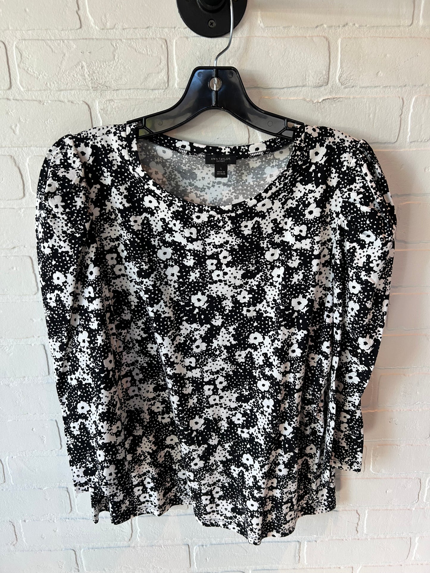 Top Long Sleeve By Ann Taylor In Black & White, Size: L