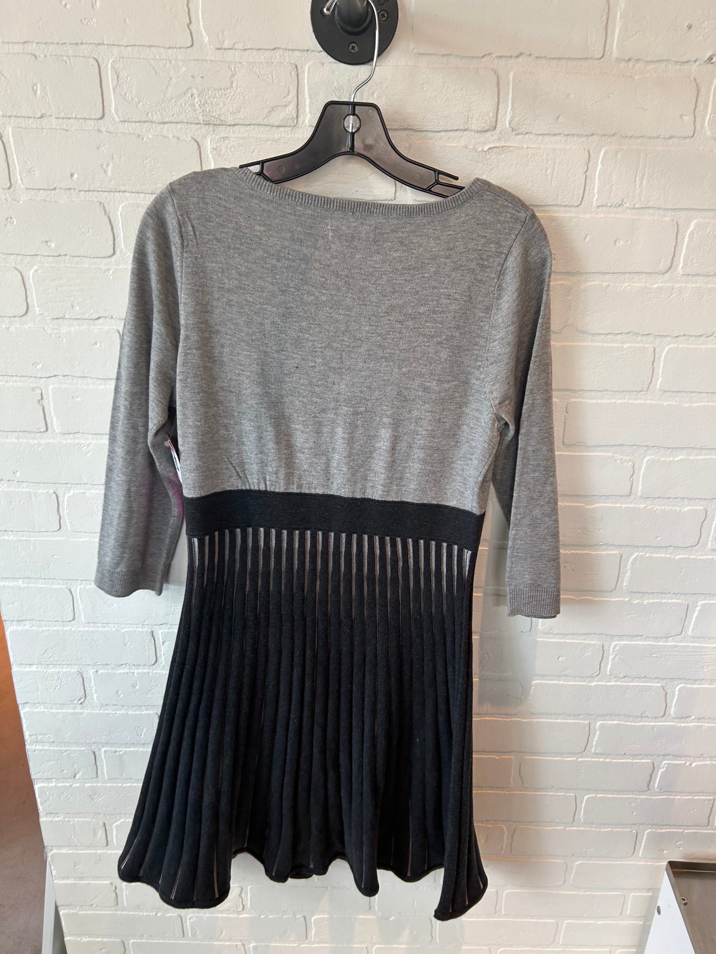 Dress Sweater By Calvin Klein In Grey, Size: M