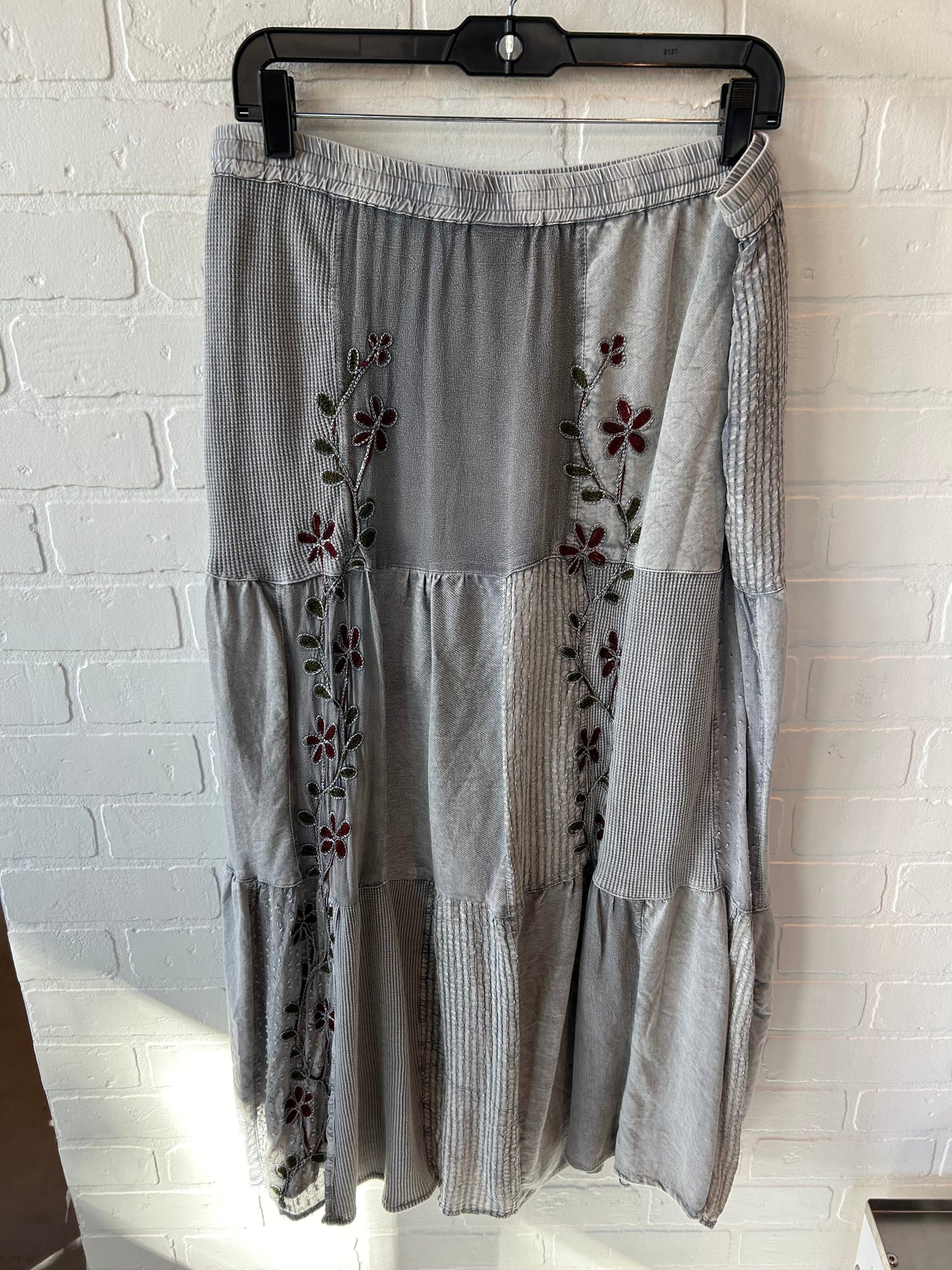 Skirt Maxi By Clothes Mentor In Grey, Size: 14