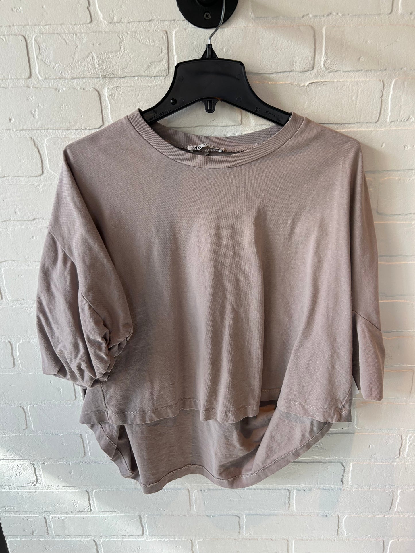 Top Short Sleeve By Zara In Tan, Size: M