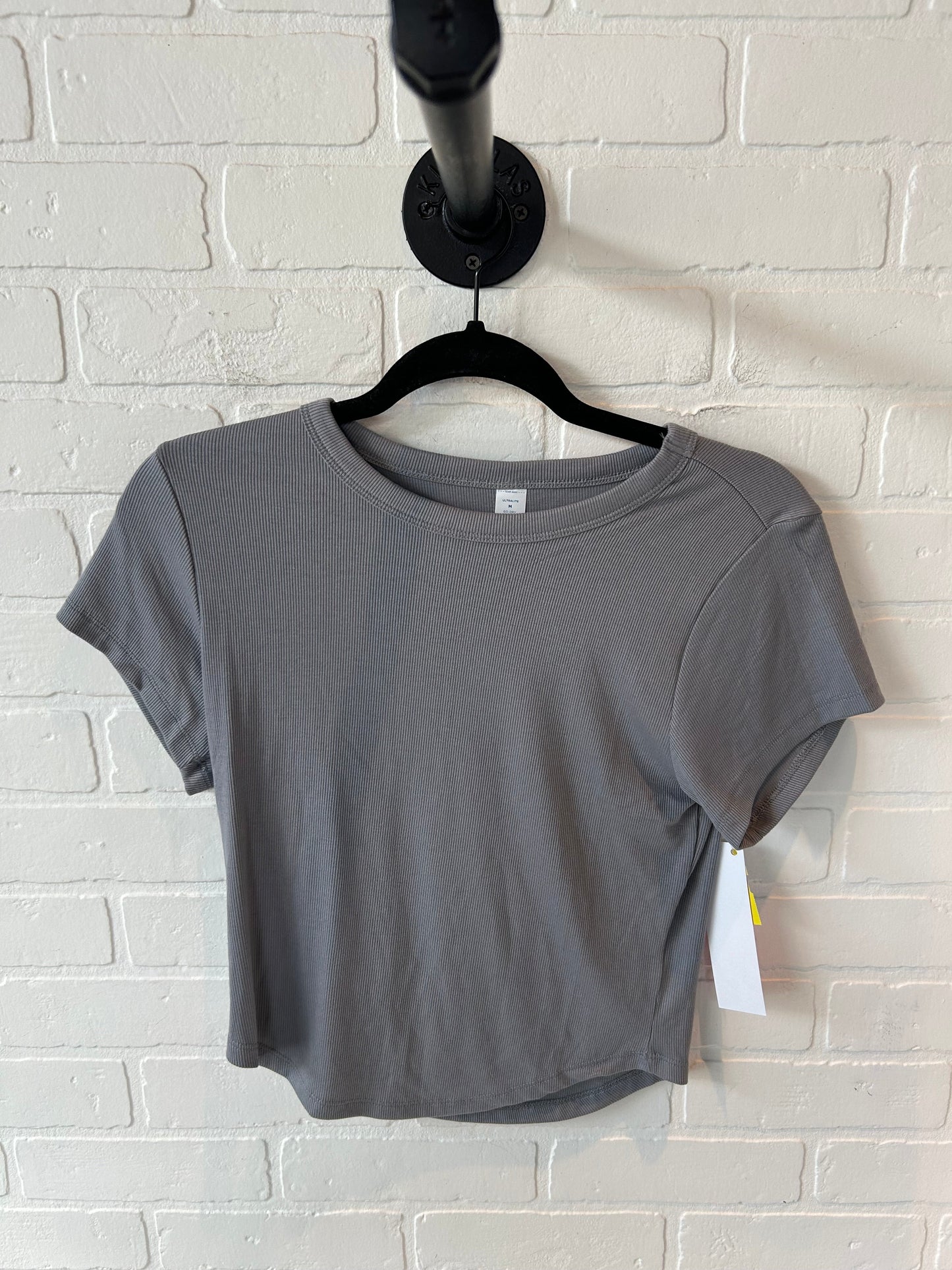 Athletic Top Short Sleeve By Old Navy In Grey, Size: M