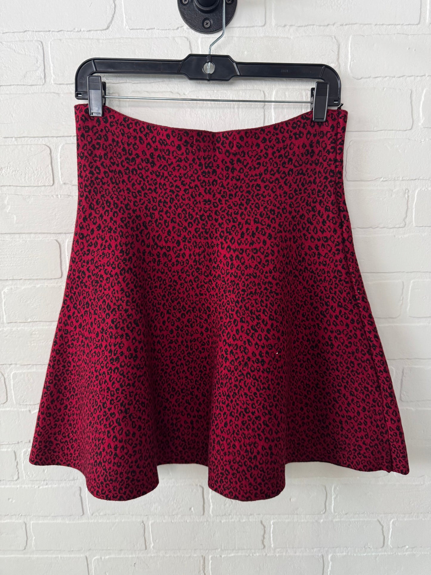 Skirt Mini & Short By classic concepts In Black & Red, Size: 12