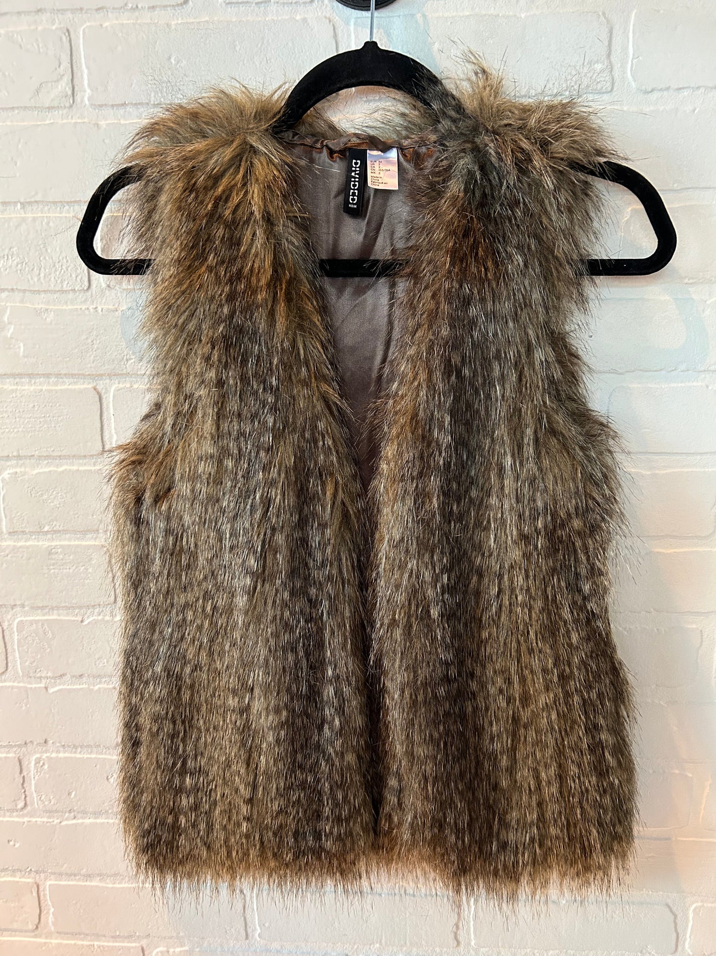 Vest Faux Fur & Sherpa By Divided In Brown, Size: Xs