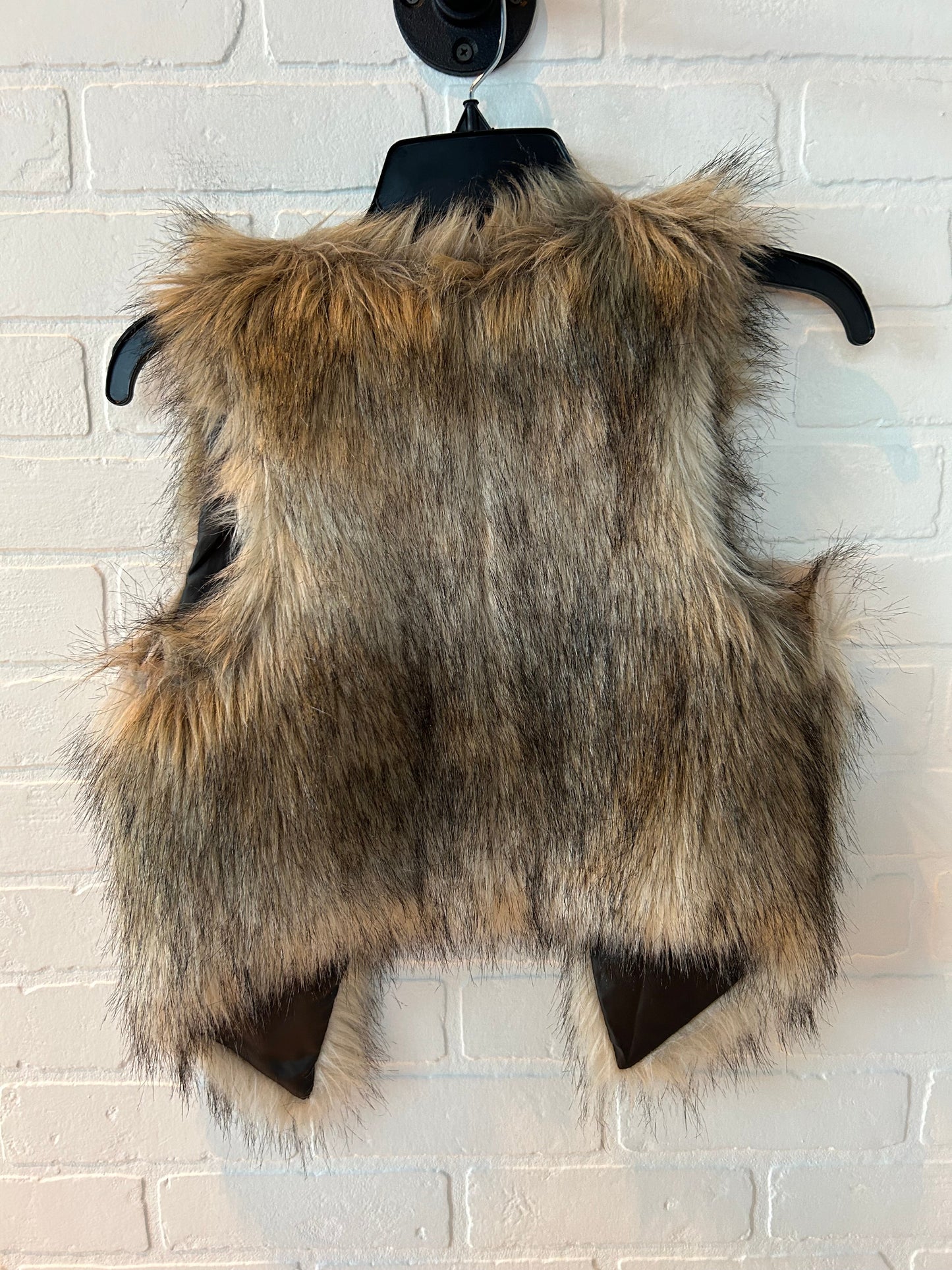 Vest Faux Fur & Sherpa By Divided In Tan, Size: S