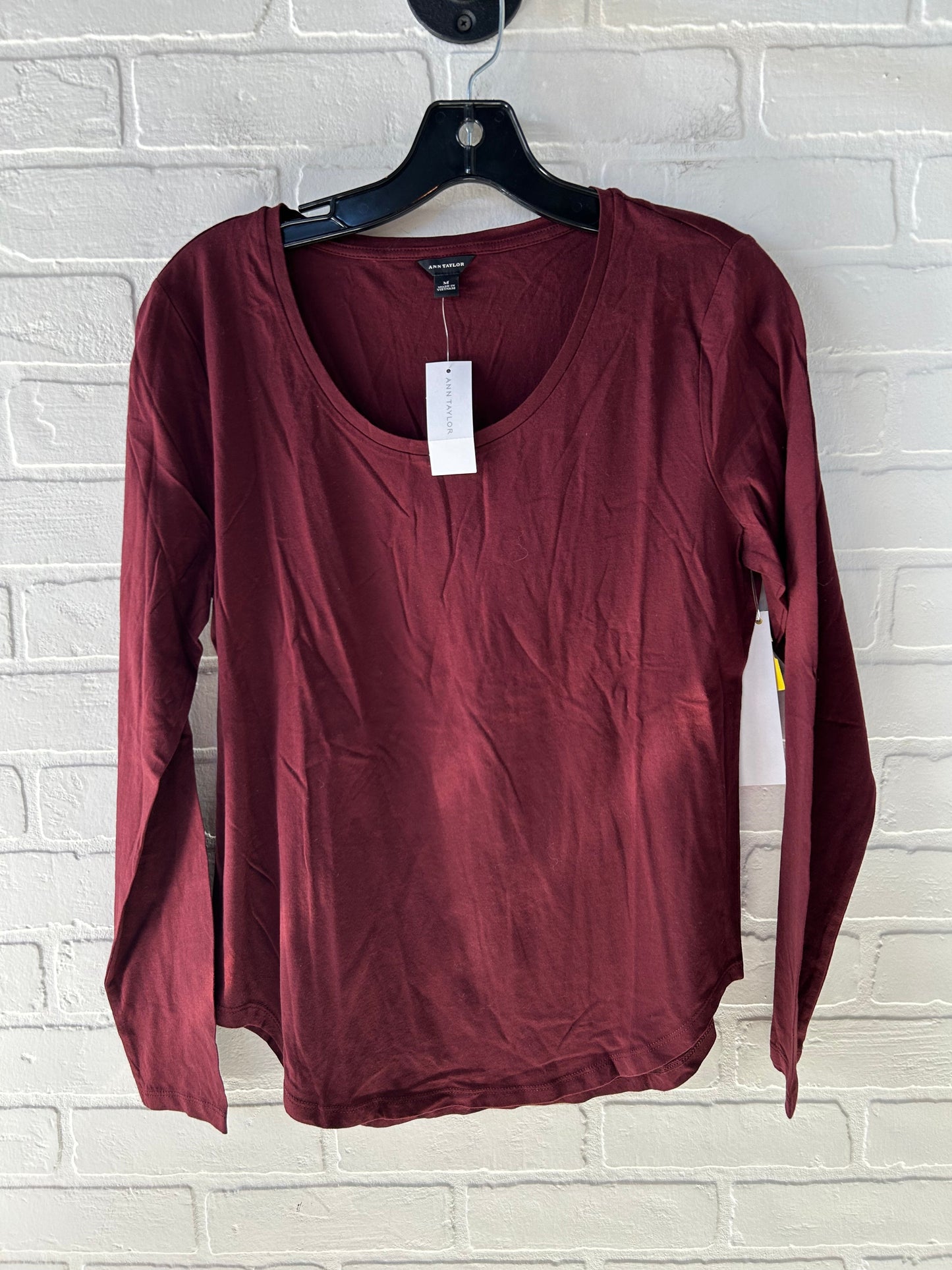 Top Long Sleeve Basic By Ann Taylor In Red, Size: M