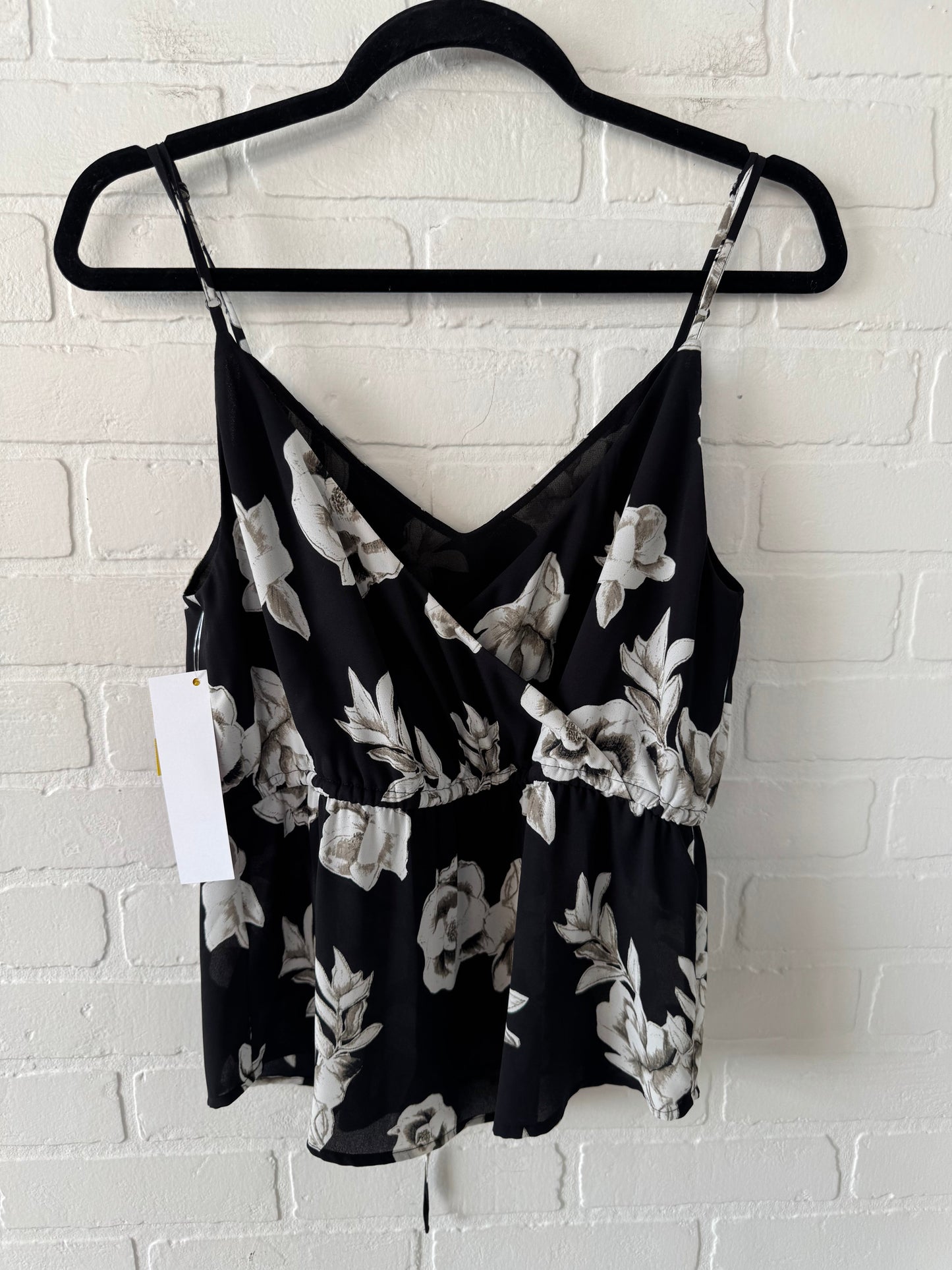 Top Sleeveless By Babaton In Black & White, Size: S