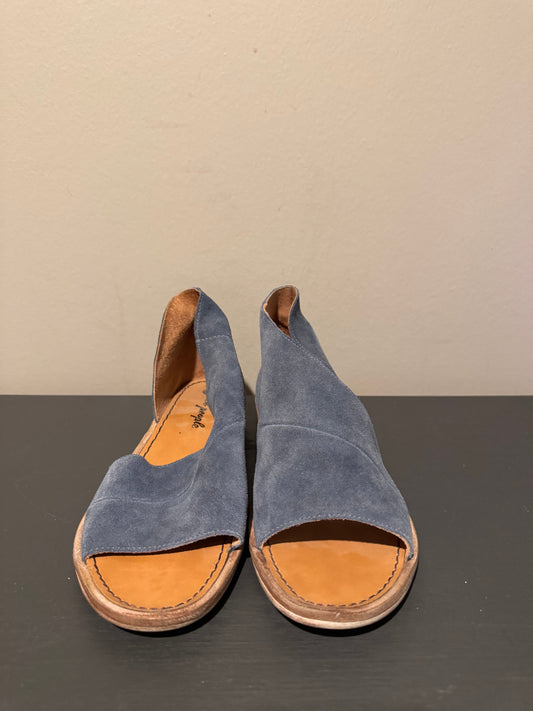 Sandals Flats By Free People In Blue & Tan, Size: 7.5