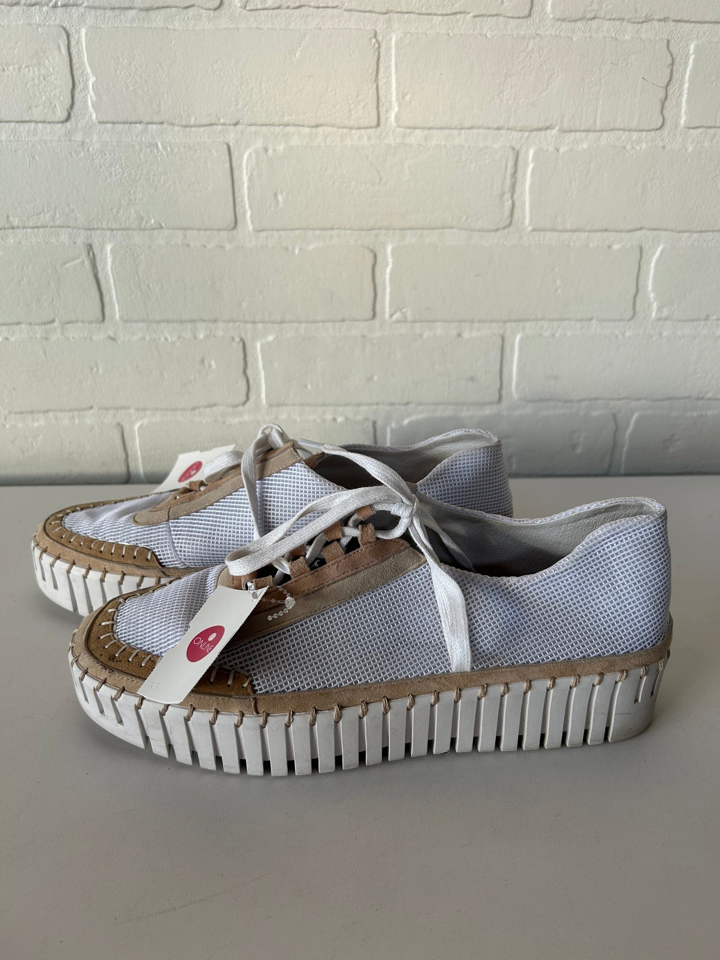 Shoes Sneakers By SILENT D In Tan & White, Size: 10.5