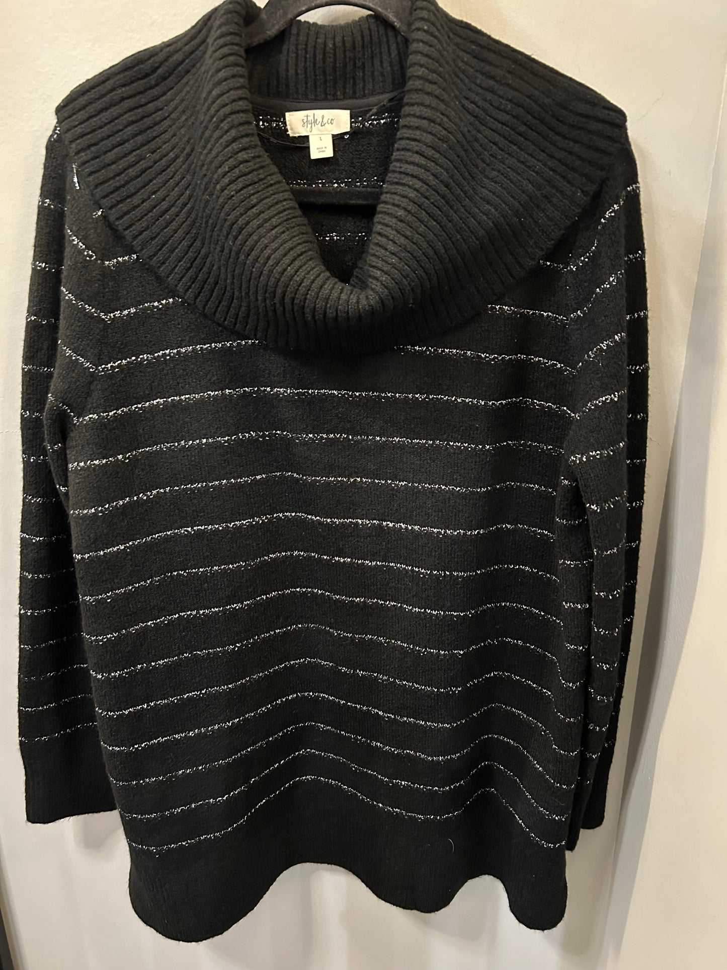 Sweater By Style And Company In Black, Size: L