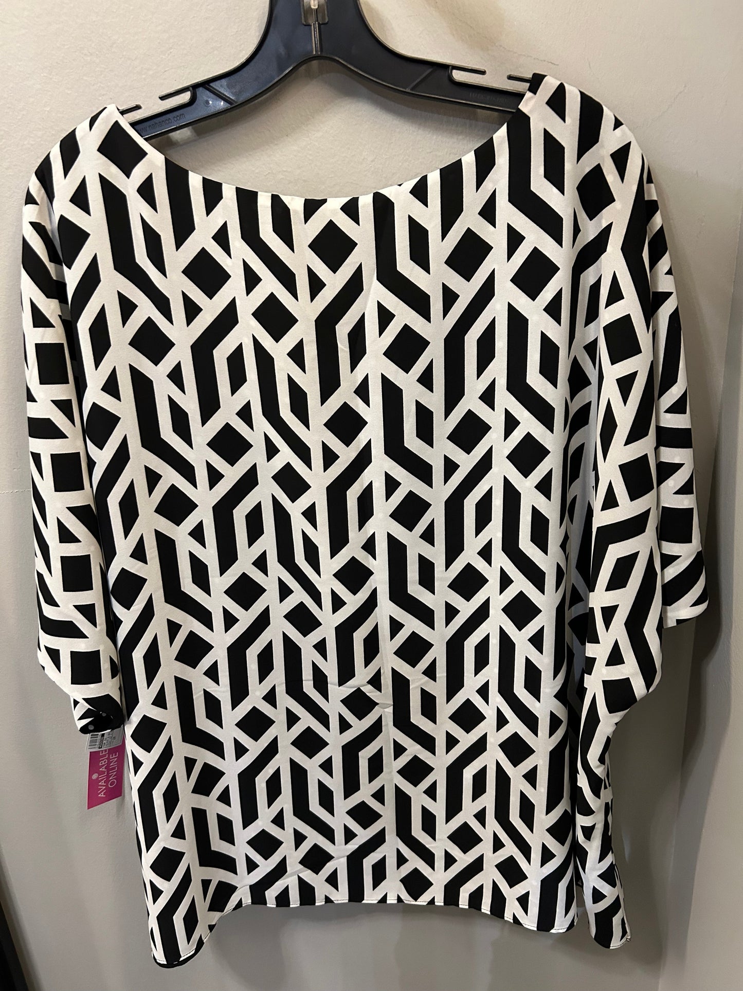 Top Short Sleeve By Chicos In Black & White, Size: 2x