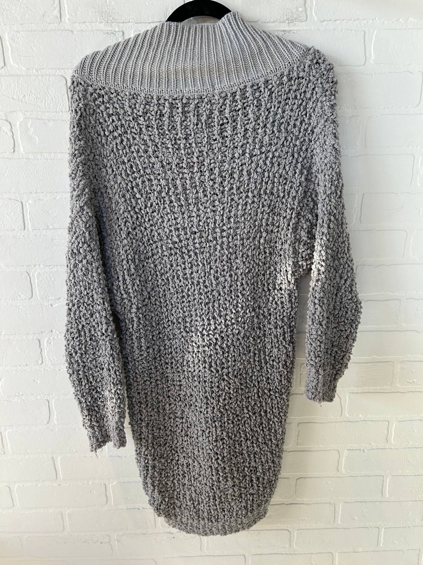 Sweater By Clothes Mentor In Grey, Size: S