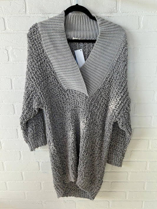 Sweater By Clothes Mentor In Grey, Size: S