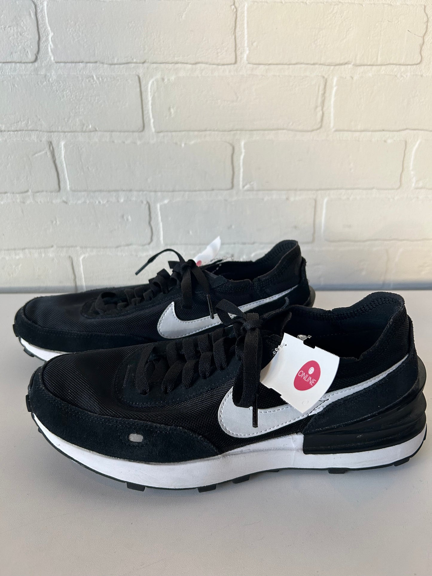 Shoes Athletic By Nike In Black & White, Size: 8.5