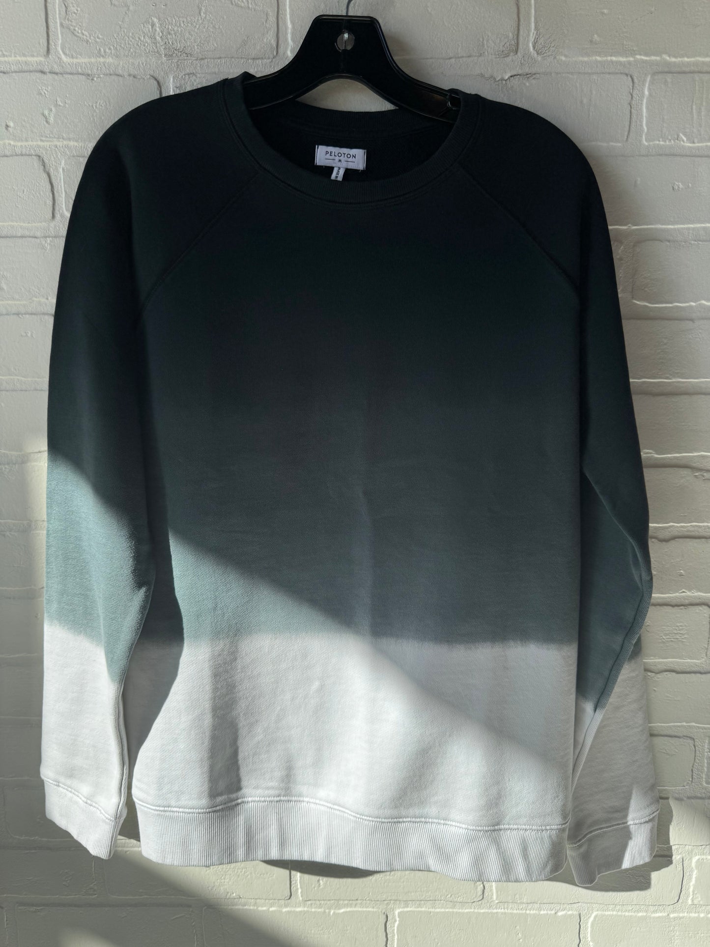 Athletic Sweatshirt Crewneck By peloton In Green & White, Size: M