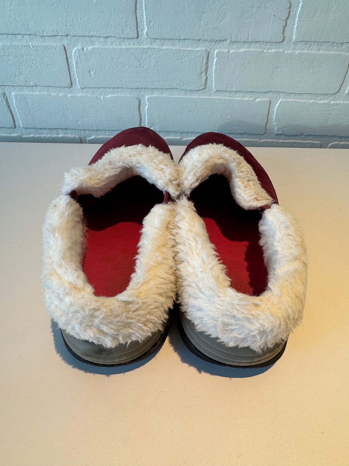 Shoes Flats By Merrell In Red & White, Size: 10