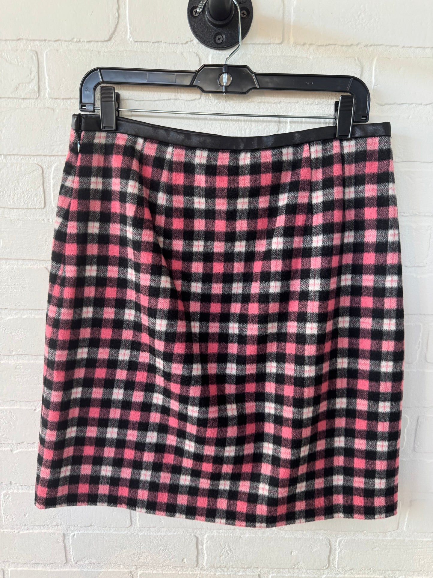 Skirt Mini & Short By Talbots In Black & Pink, Size: 6