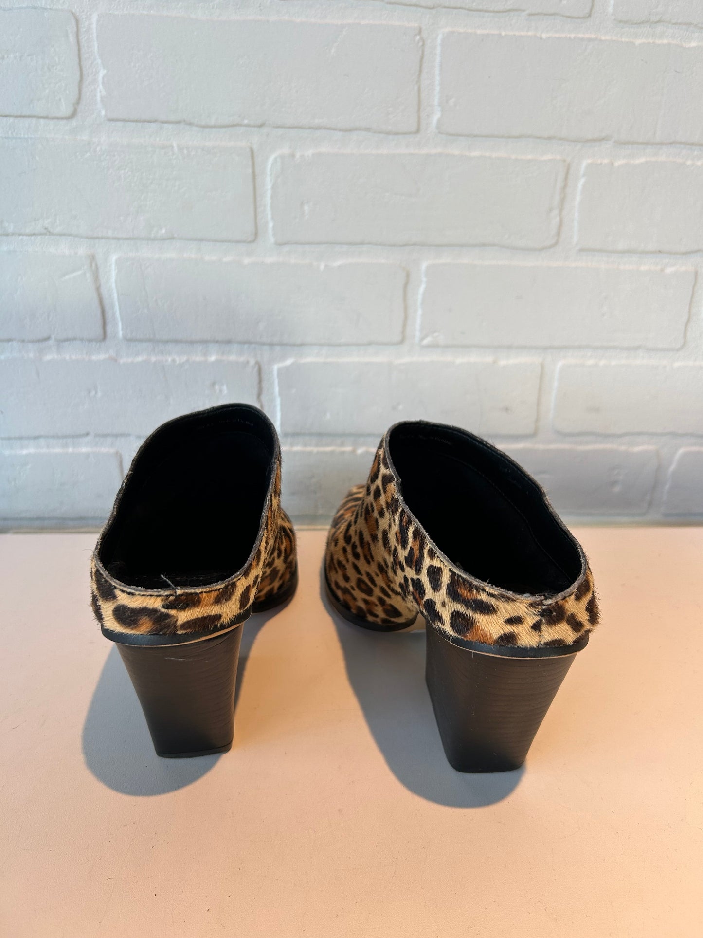 Boots Ankle Flats By Dolce Vita In Animal Print, Size: 8.5