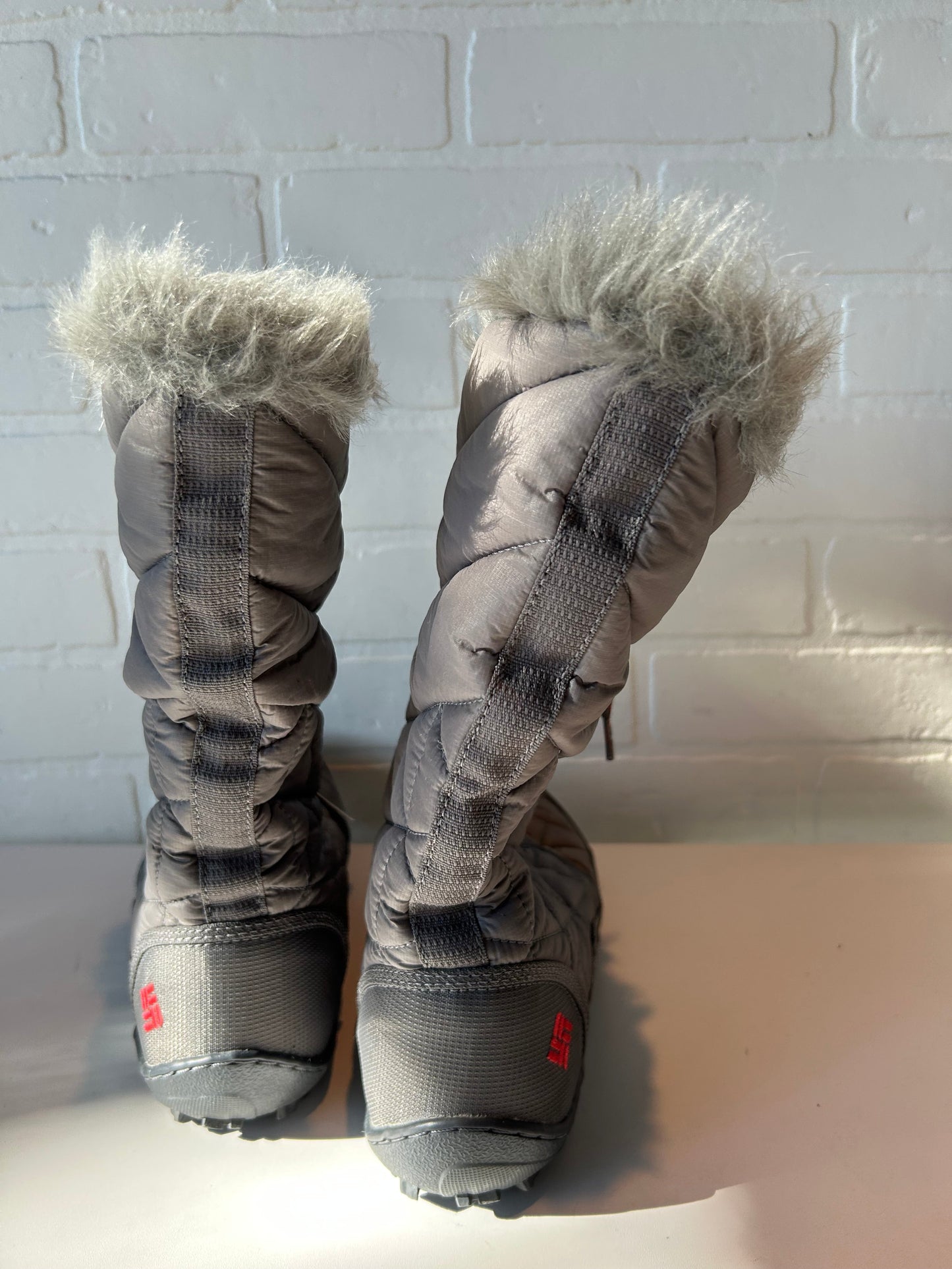 Boots Snow By Columbia In Grey, Size: 9