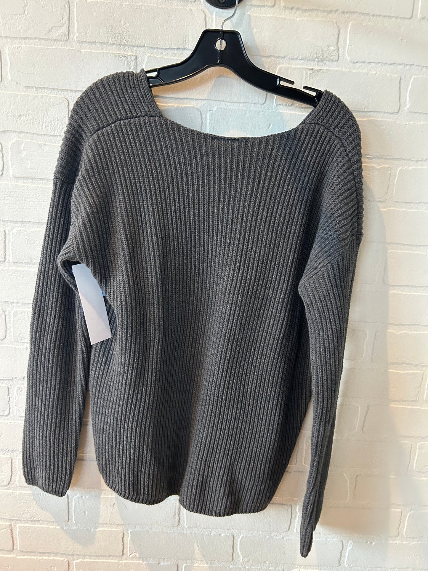 Sweater By Clothes Mentor In Grey, Size: M