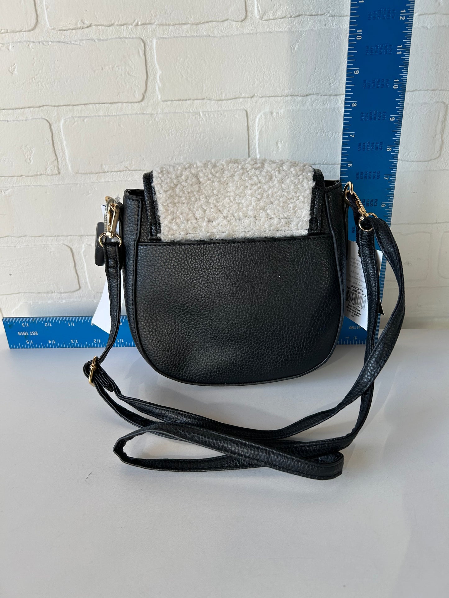 Crossbody By Clothes Mentor, Size: Medium