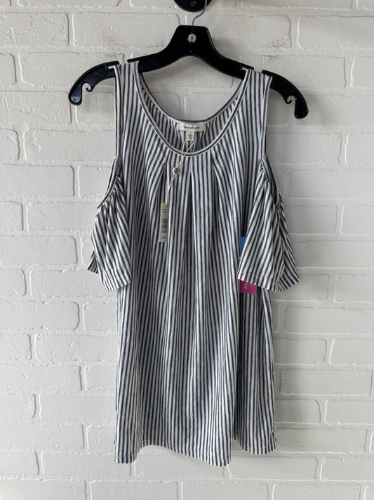 Top Short Sleeve By Max Studio In Blue & White, Size: L