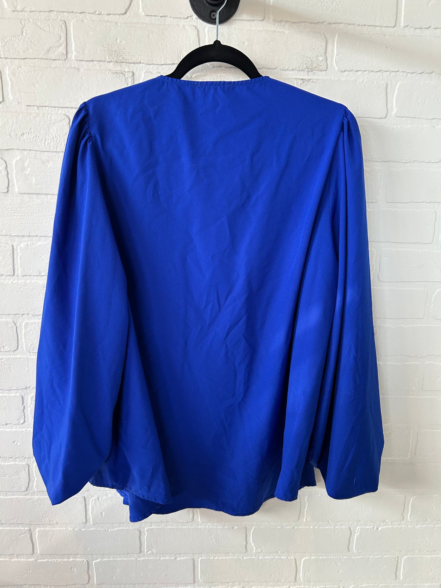 Top Long Sleeve By Andree By Unit In Blue, Size: L