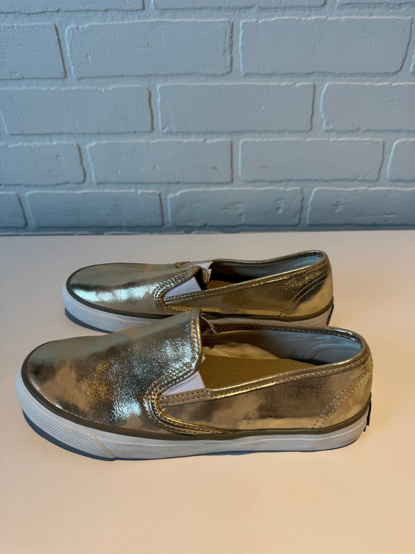 Shoes Flats By Sperry In Gold, Size: 7