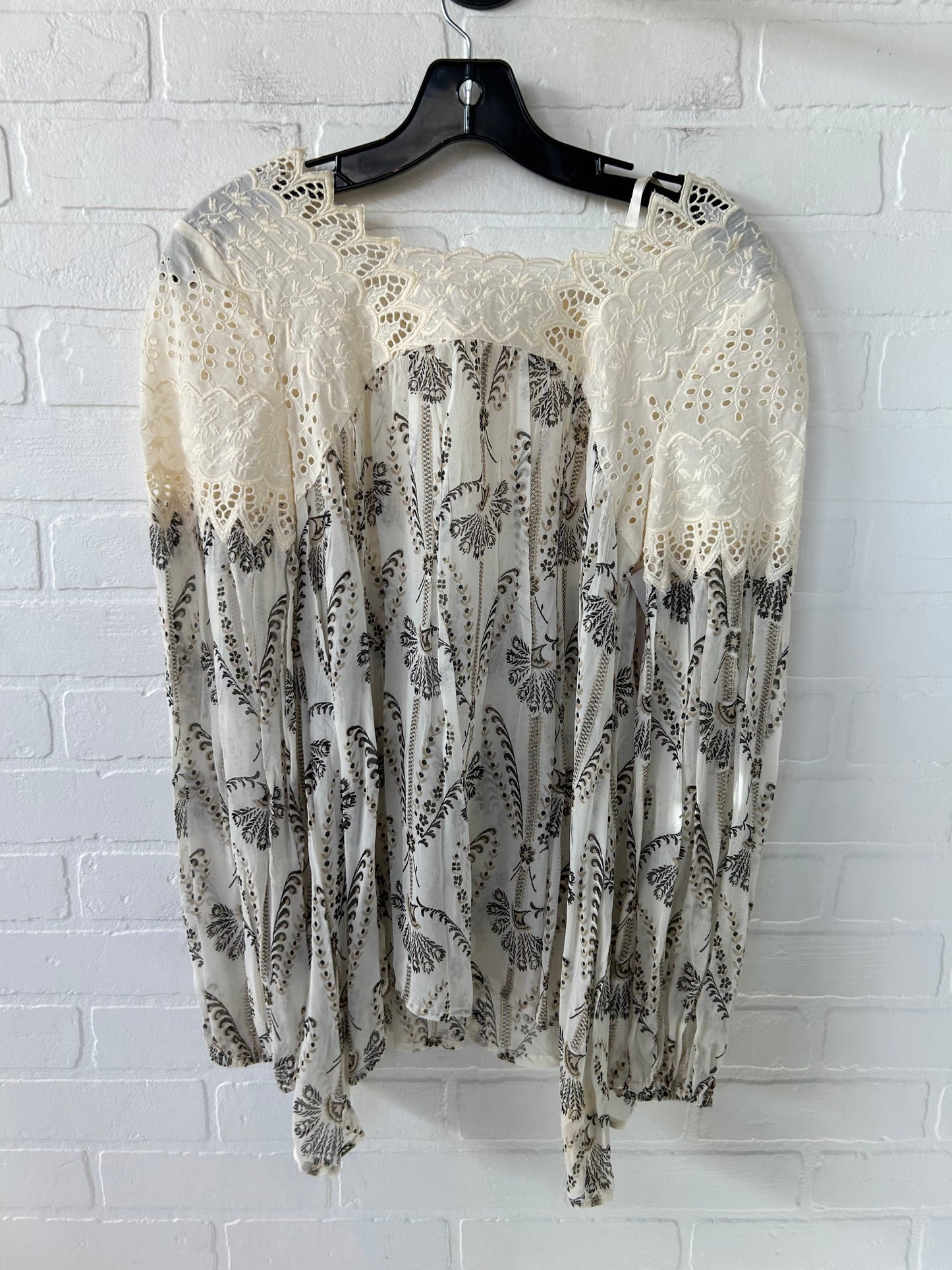 Top Long Sleeve By Floreat In Cream, Size: Xs