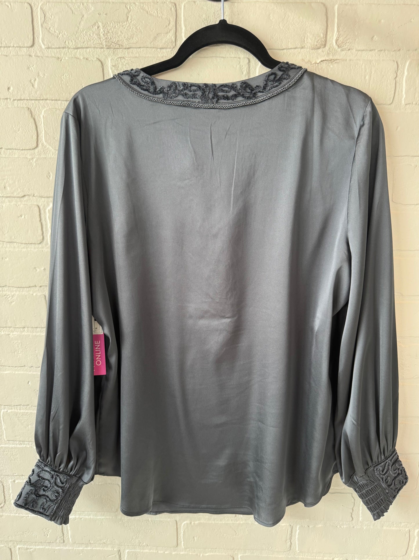 Top Long Sleeve By Chicos In Grey, Size: M