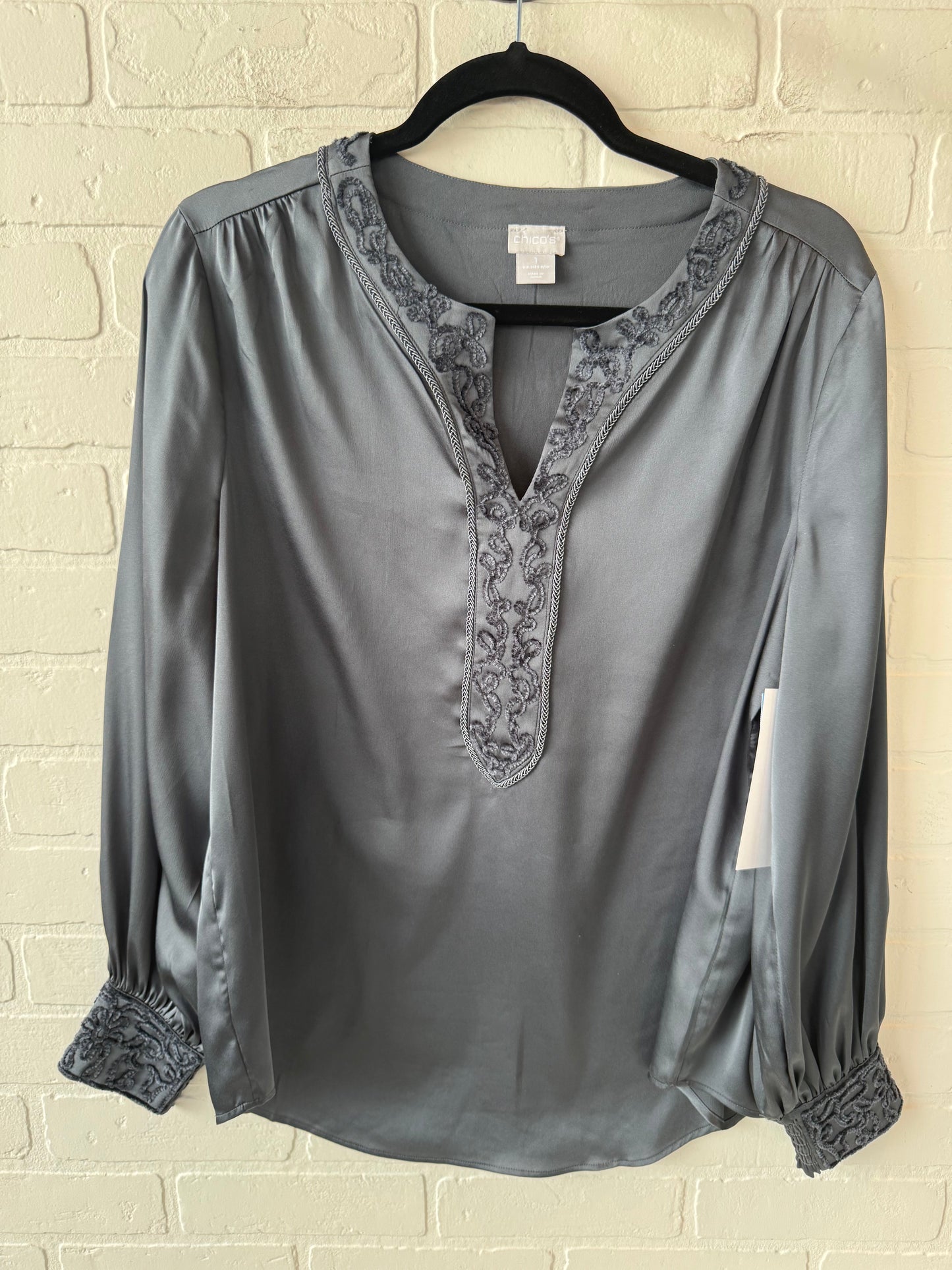 Top Long Sleeve By Chicos In Grey, Size: M