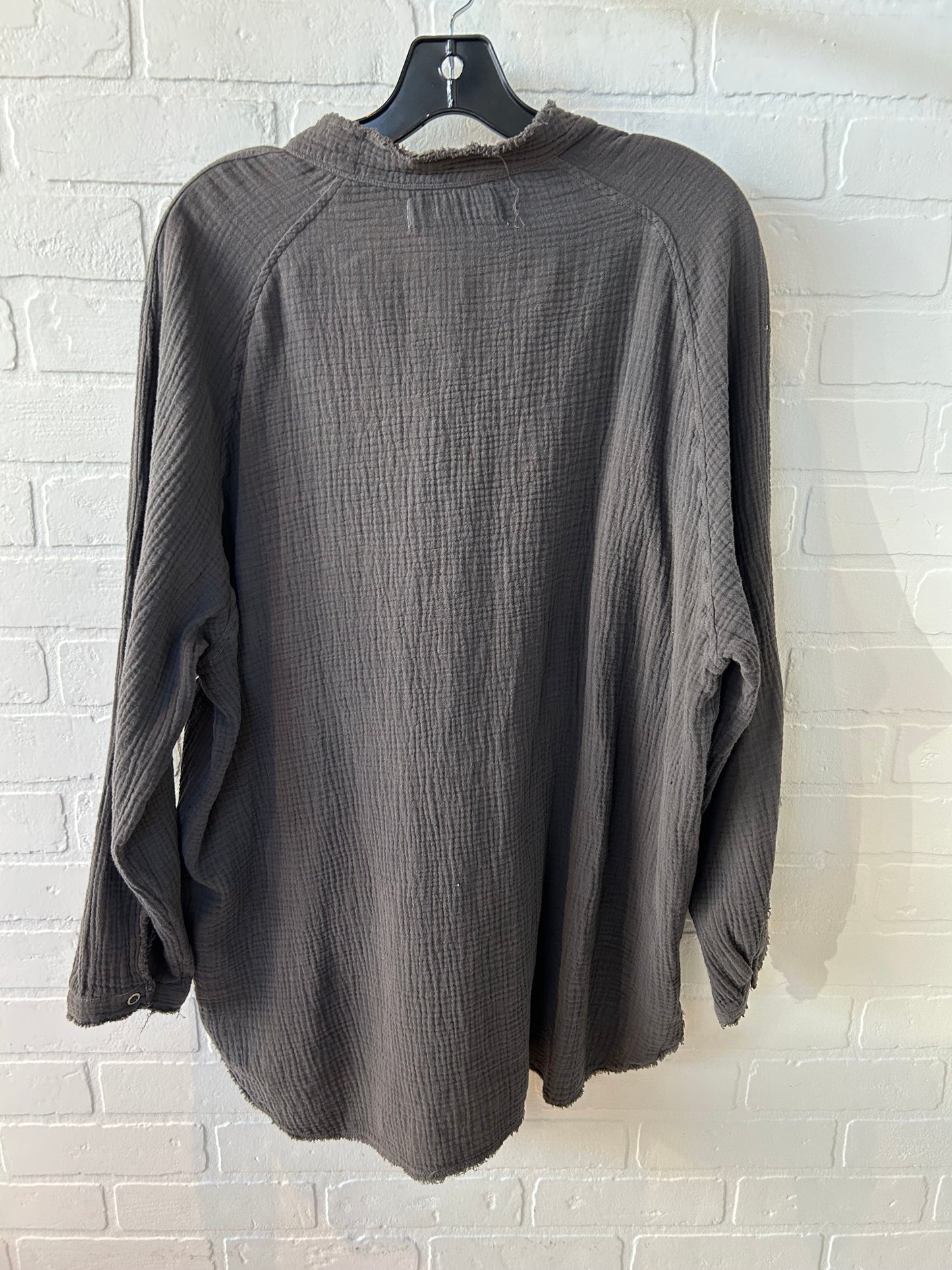 Top Long Sleeve By We The Free In Grey, Size: S