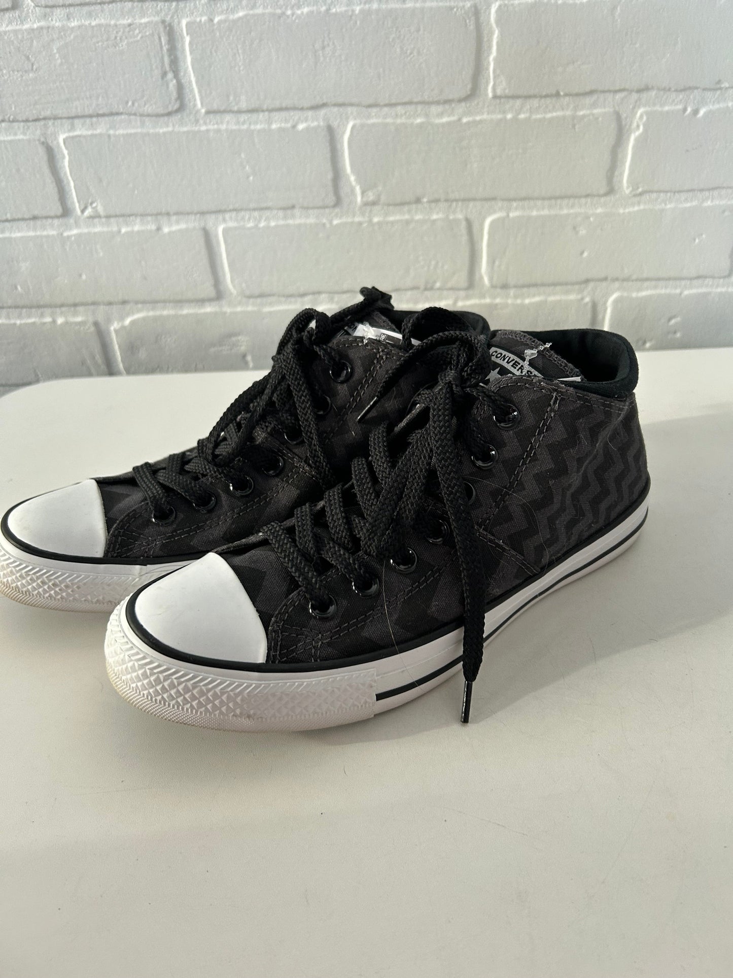 Shoes Sneakers By Converse In Black, Size: 9