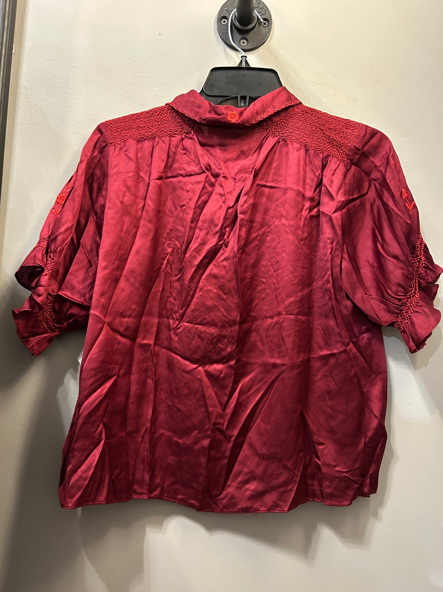 Top Short Sleeve By Clothes Mentor In Red, Size: Xs