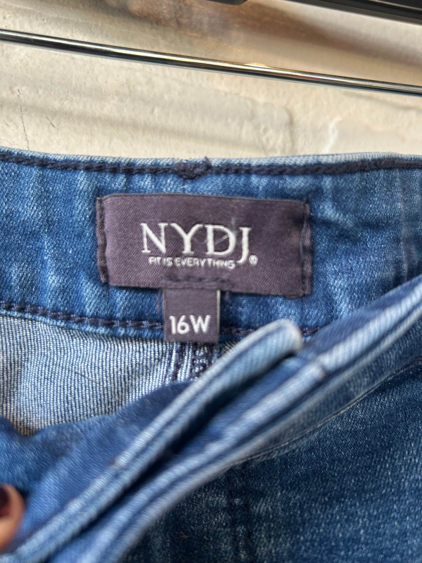 Jeans Cropped By Not Your Daughters Jeans In Blue Denim, Size: 16