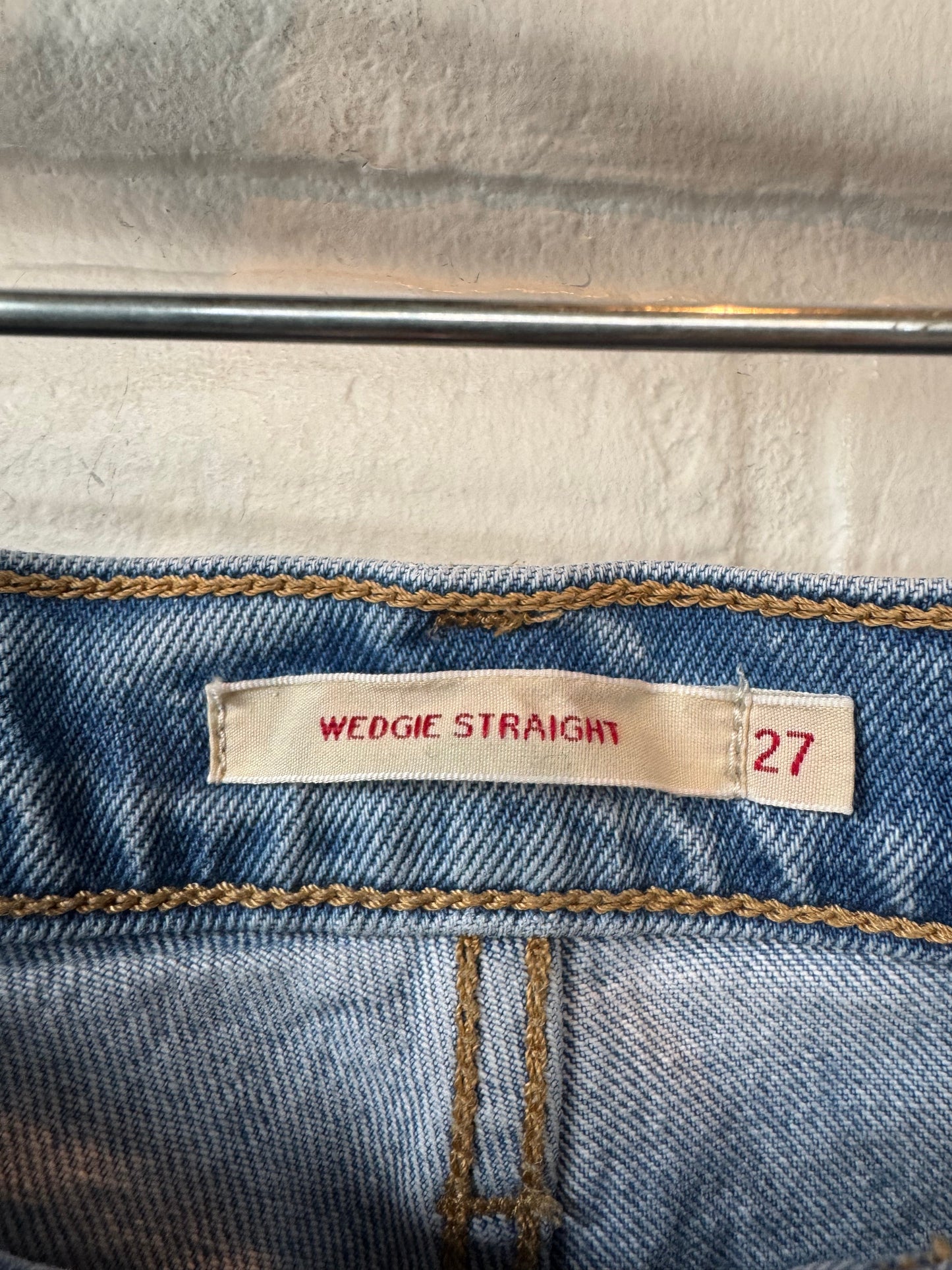 Jeans Straight By Levis In Blue Denim, Size: 4