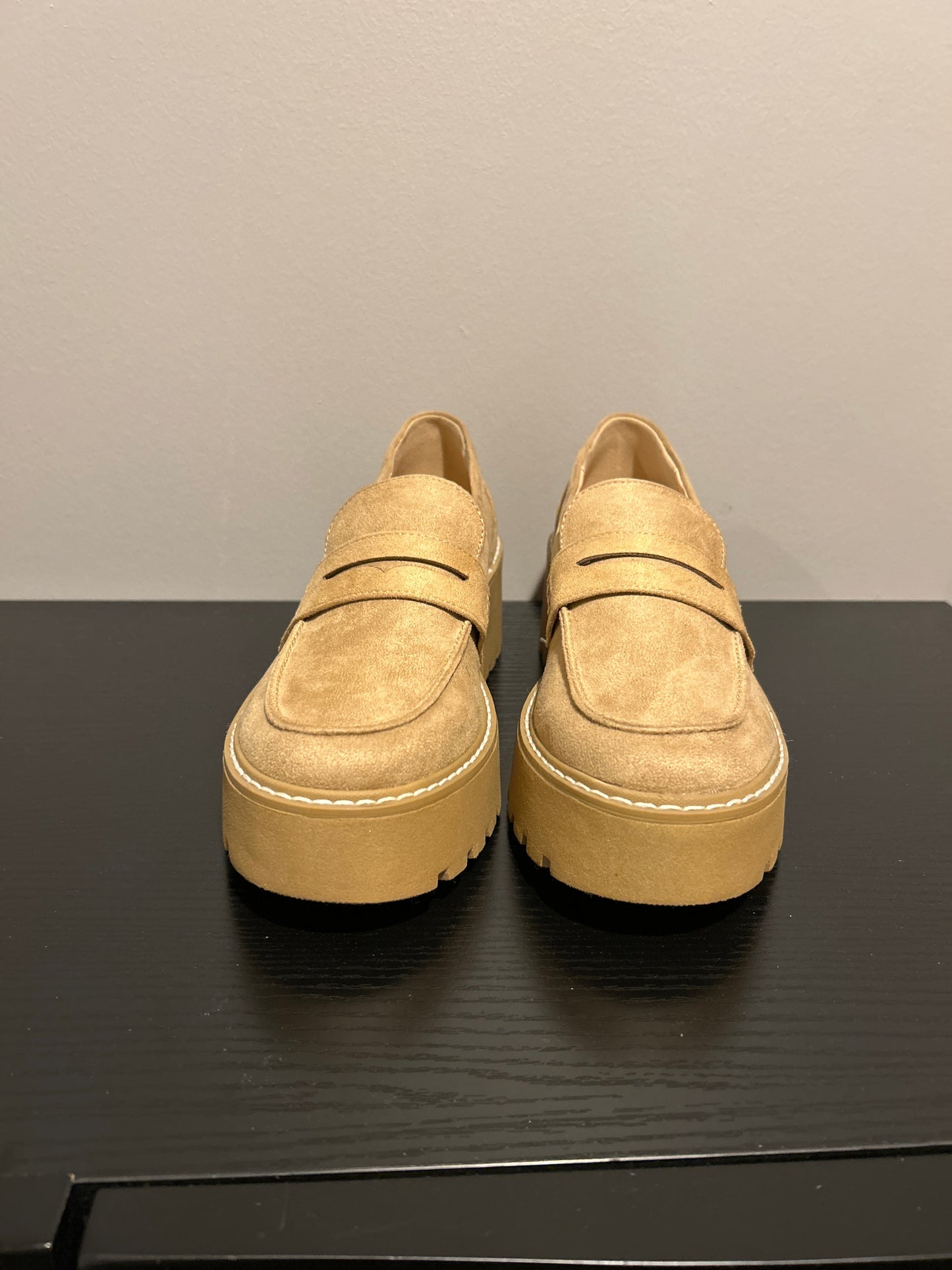 Shoes Flats By  JF In Tan, Size: 7.5