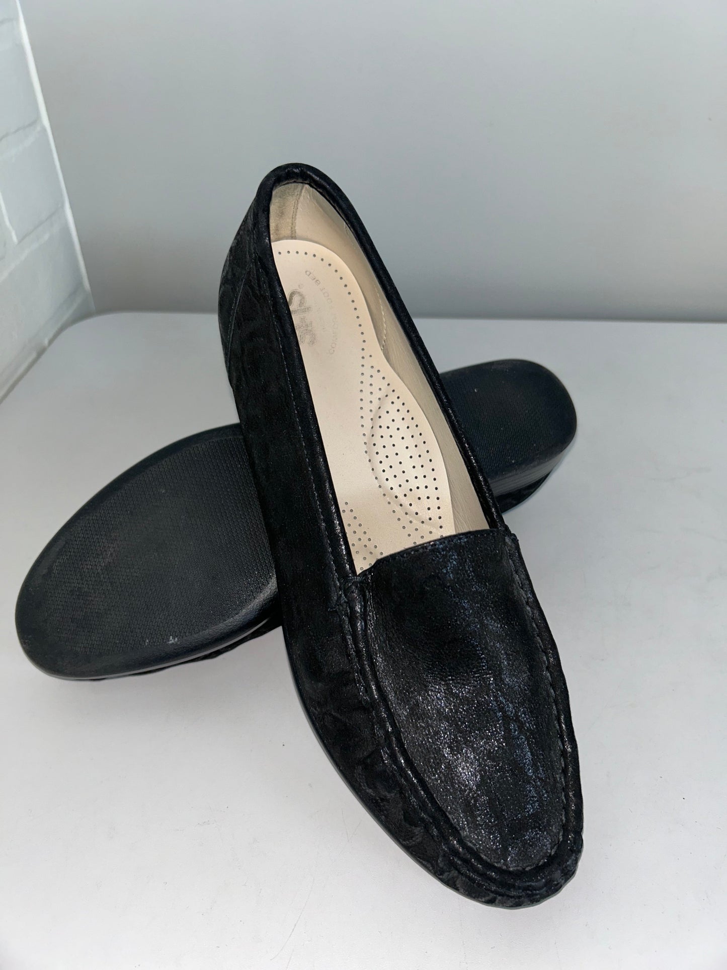 Shoes Flats By Sas In Black, Size: 11