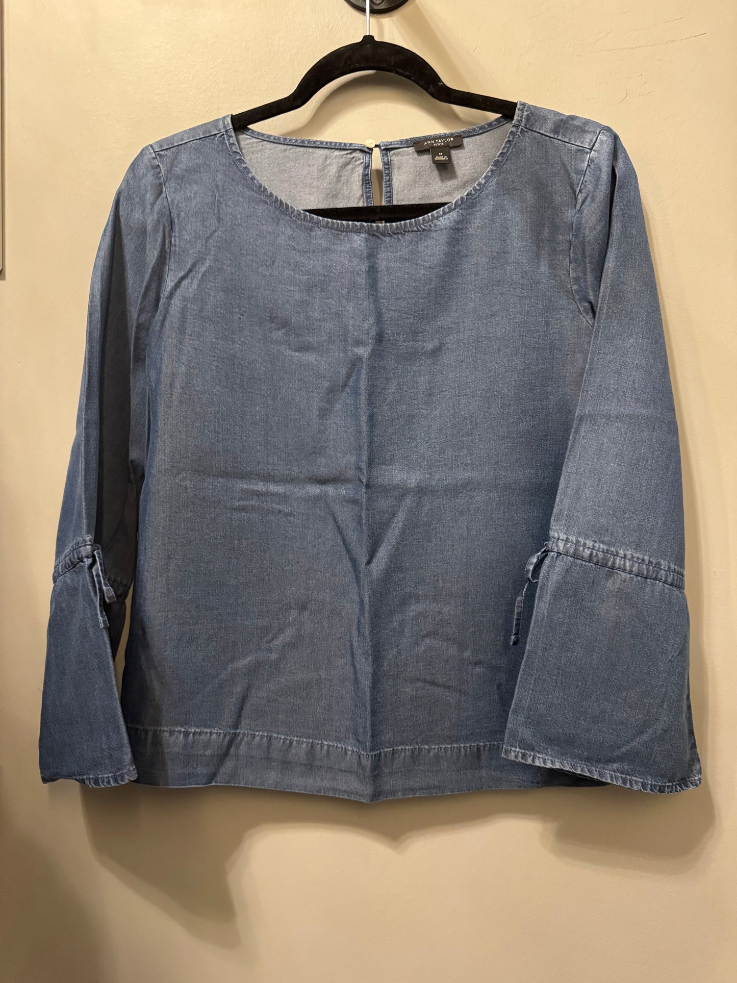 Top Long Sleeve By Ann Taylor In Blue Denim, Size: Sp