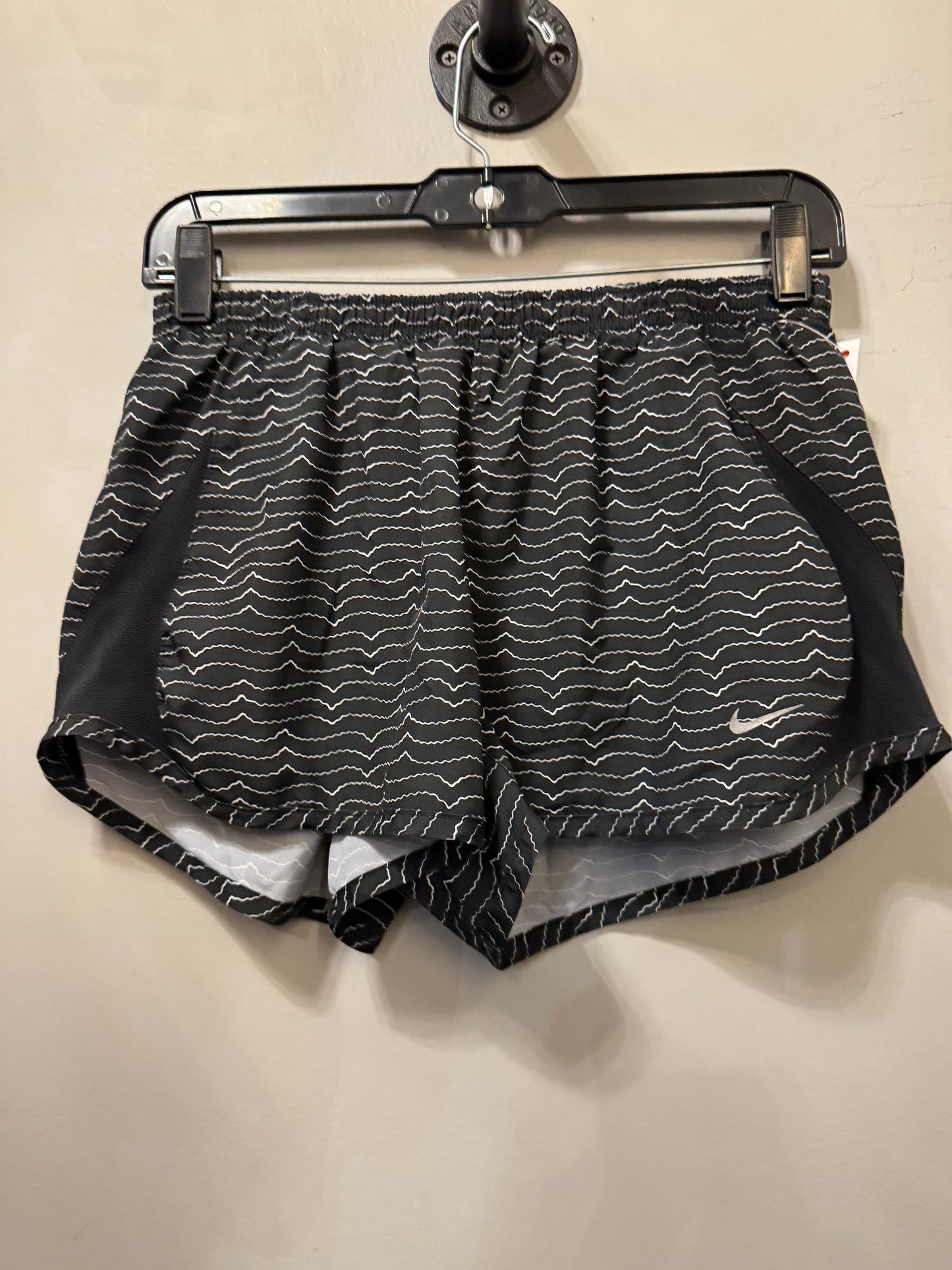 Athletic Shorts By Nike In Black, Size: 4