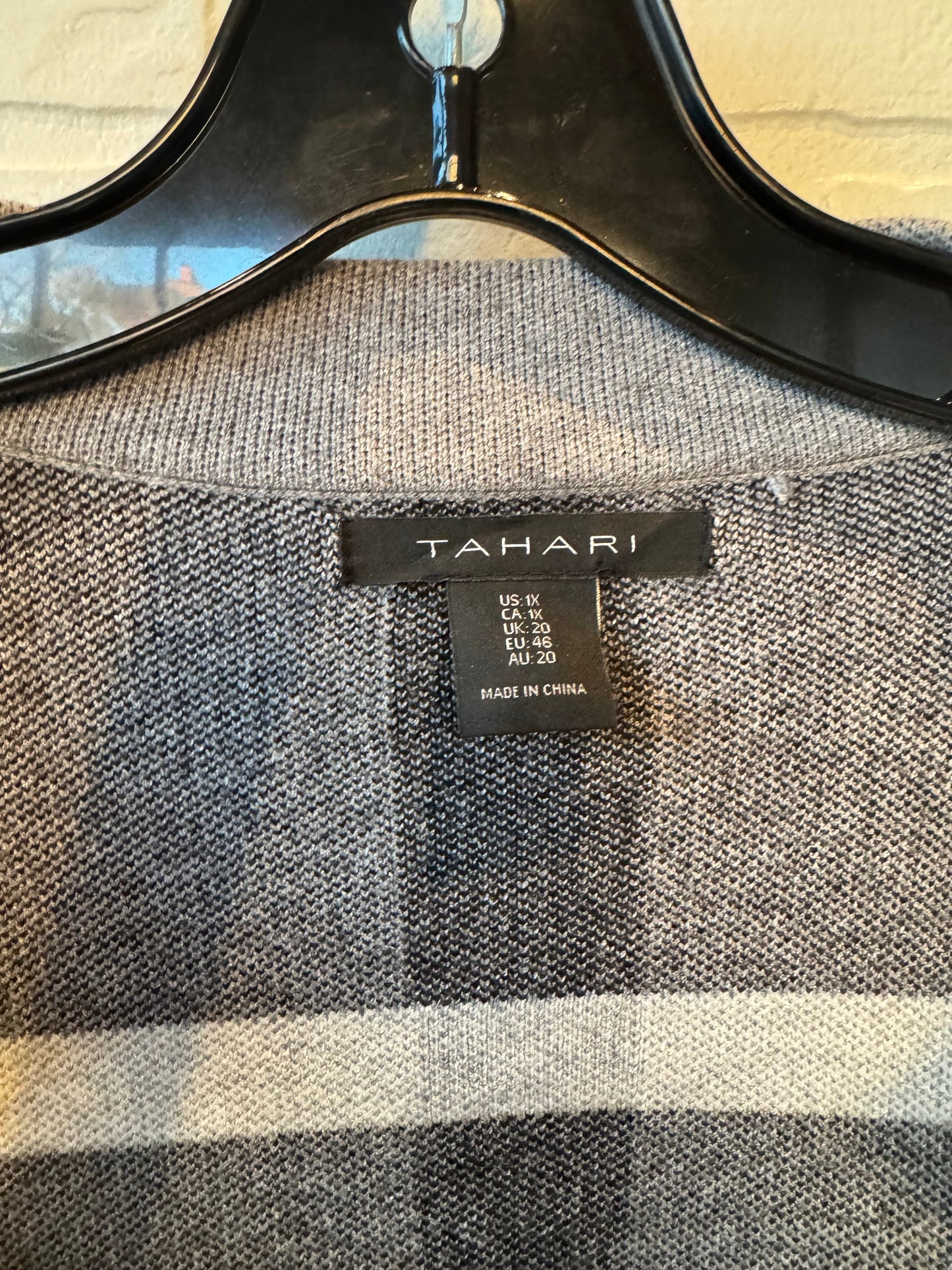 Sweater Cardigan By Tahari By Arthur Levine In Grey & White, Size: 1x